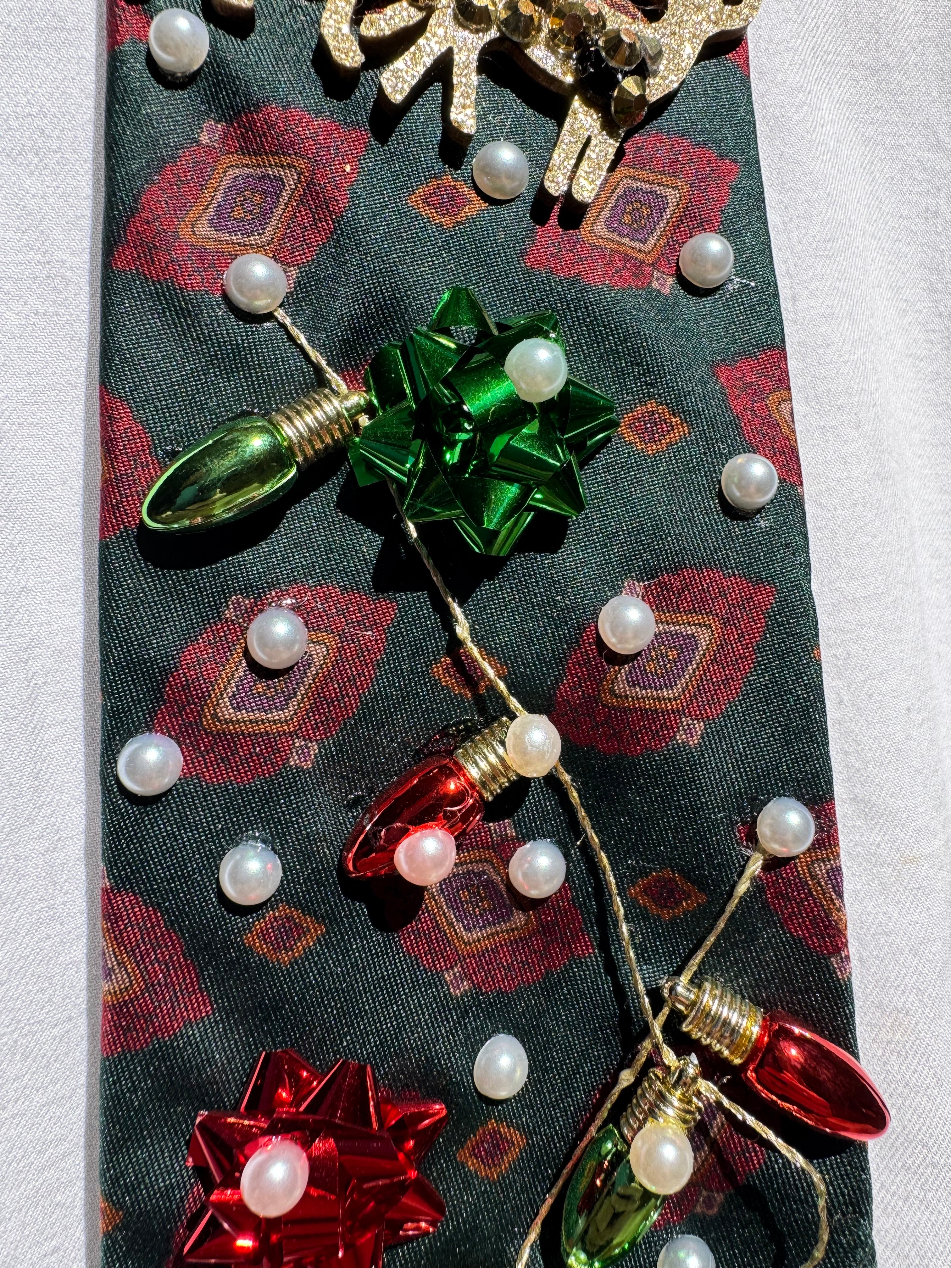 Dark Green Nutcrackers in Winterland Christmas Tie