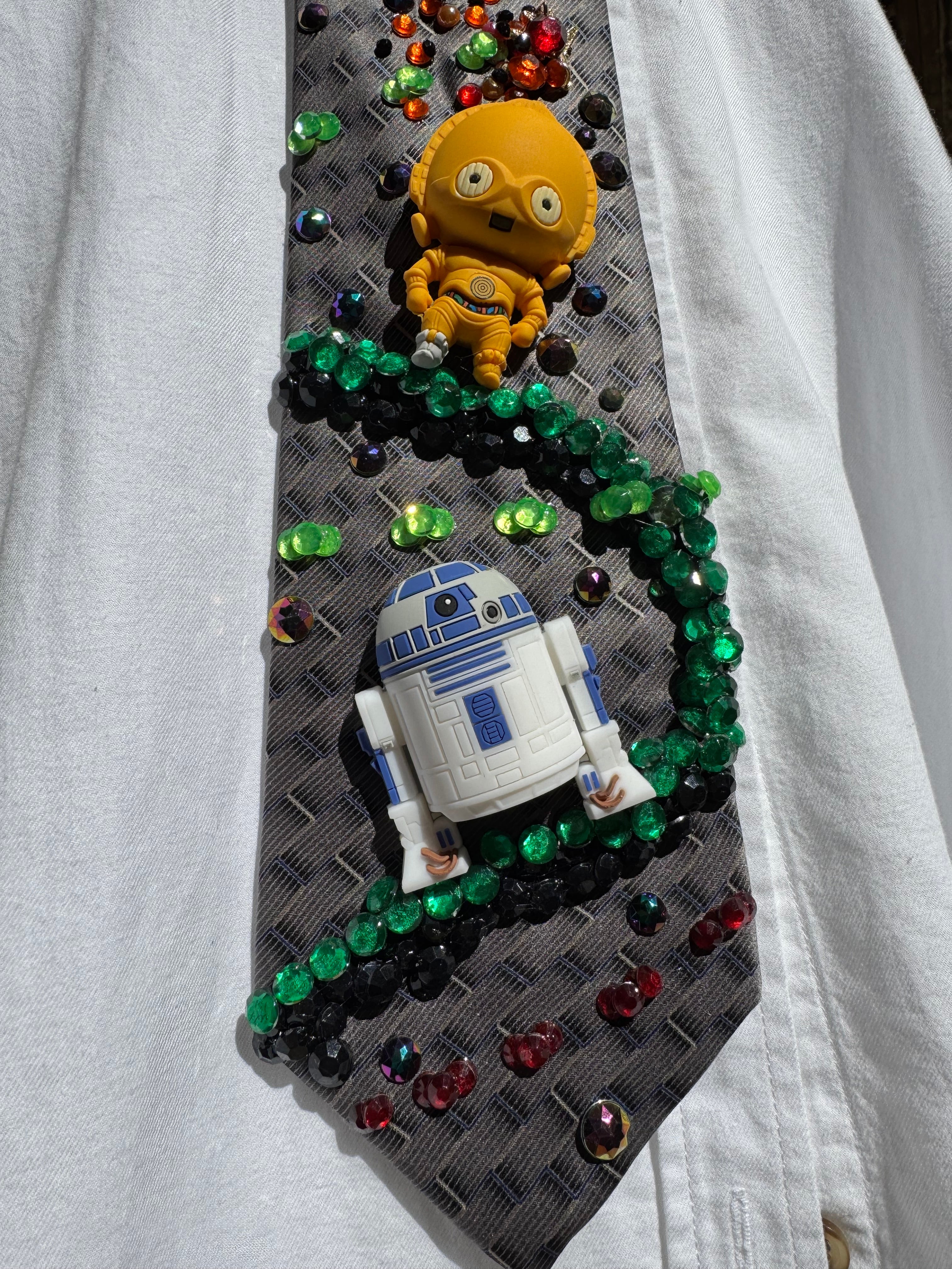 Grey R2 D2 and C3PO in Laser Combat Star Wars Tie