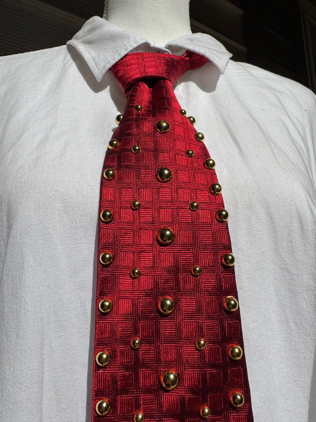 Red High Class Gold Pearls Royalty Tie