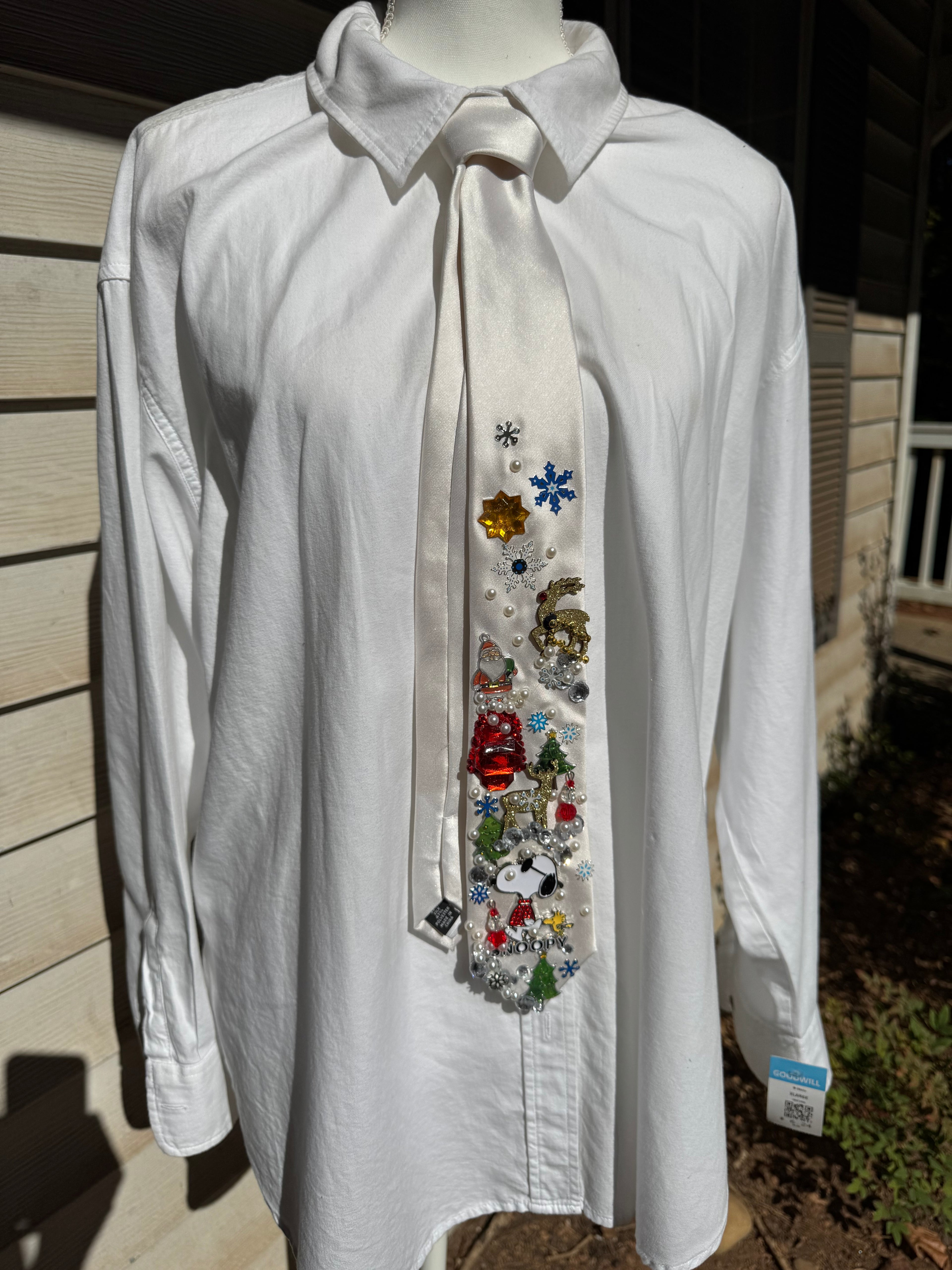White Snoopy and Woodstock Walking Through Winterland Christmas Tie