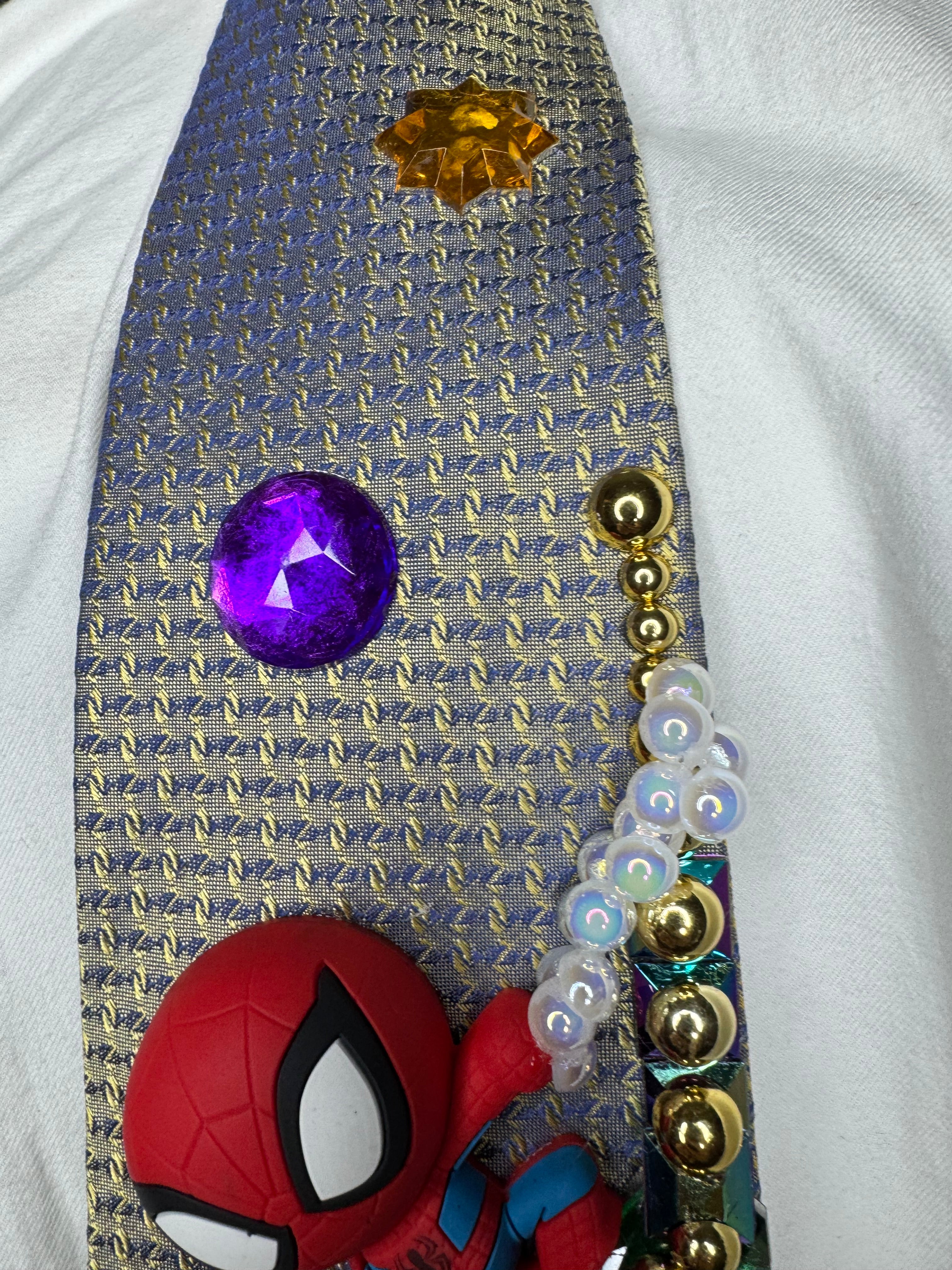 Gold Spiderman Vs Green Goblin Over the City Tie