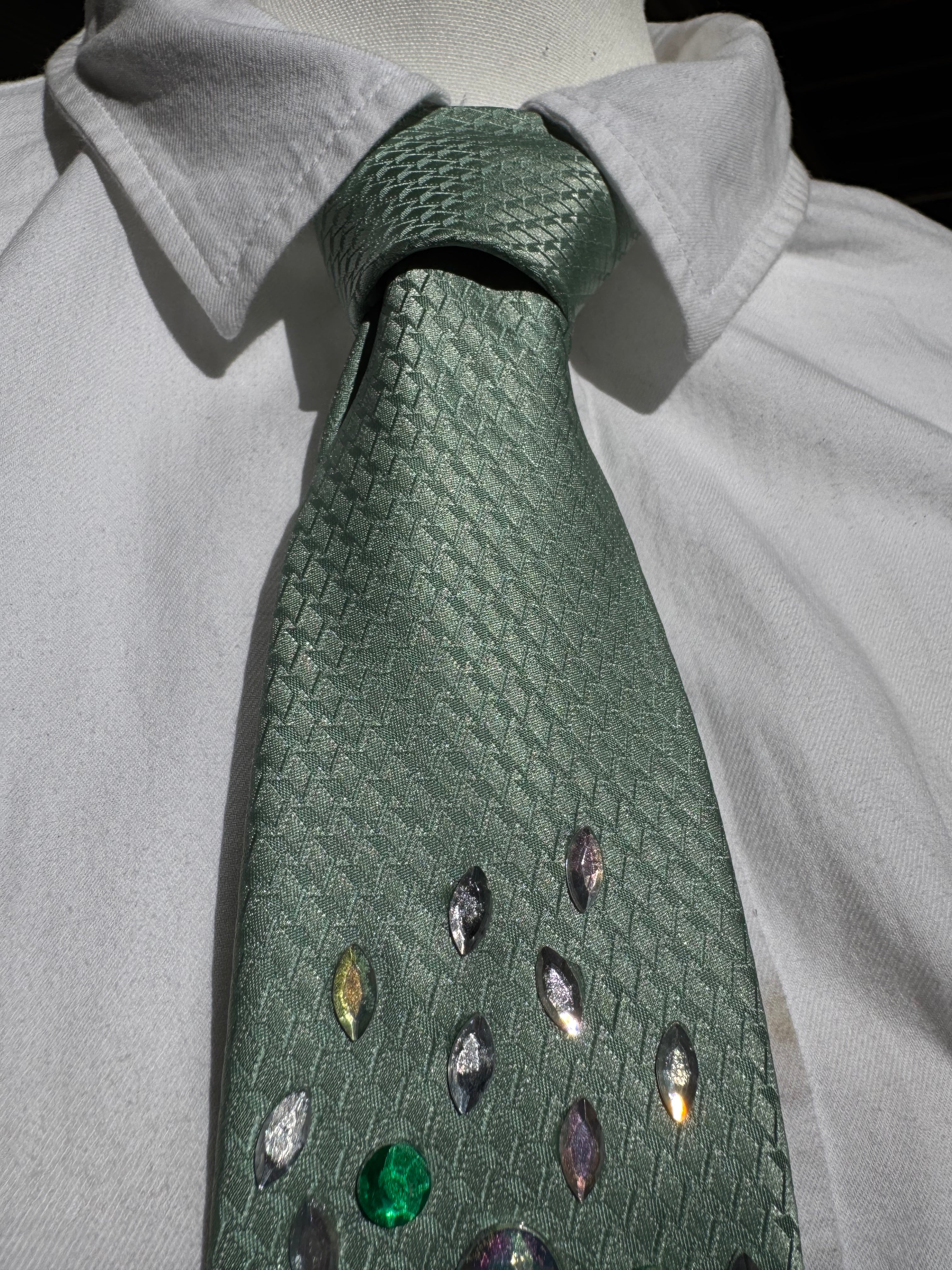 Light Green Emerald Eyed Snake Skin Tie