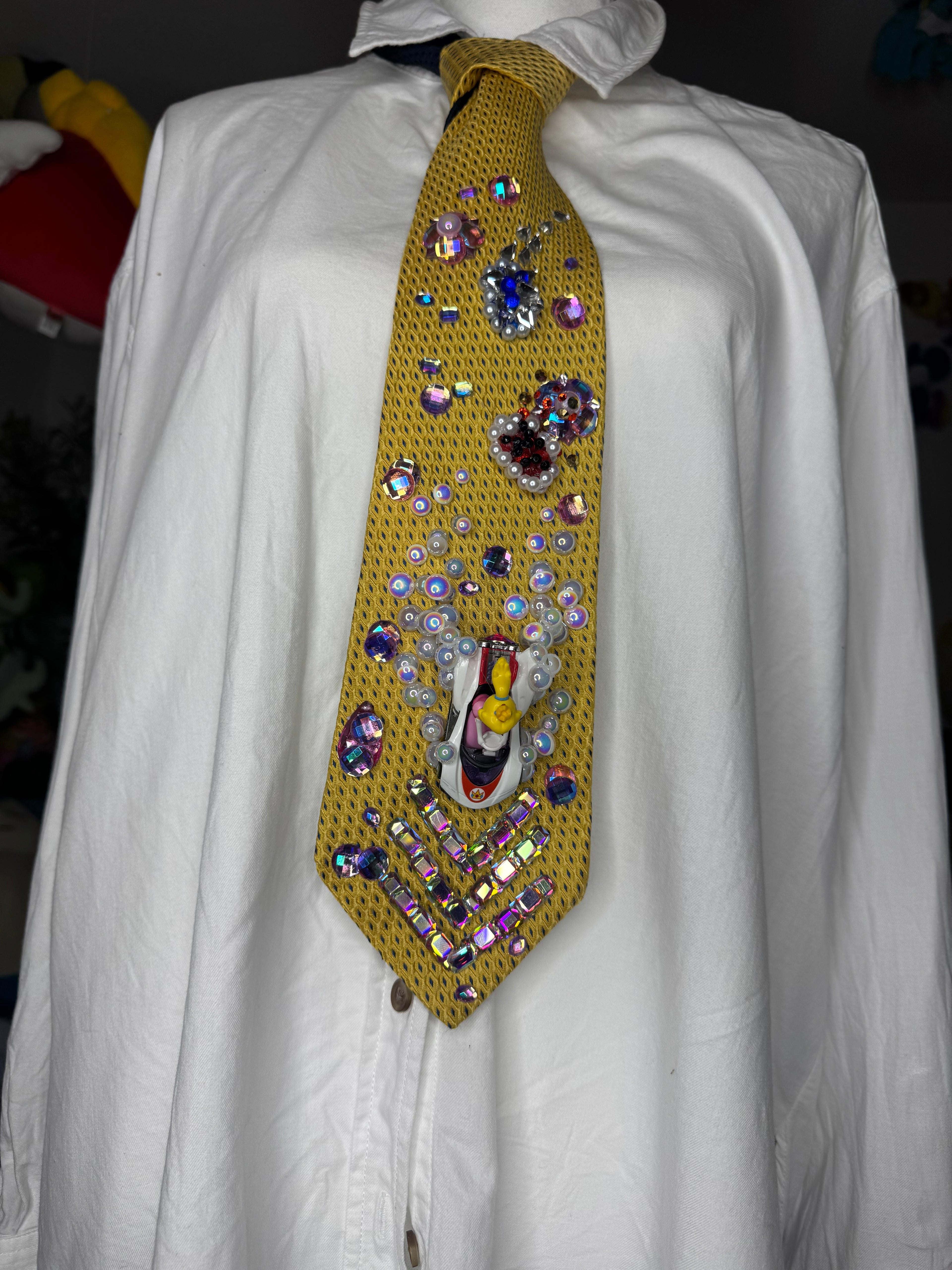 Yellow Princess Peach Dodging Blue and Red Shell 200cc Mario Kart Tie