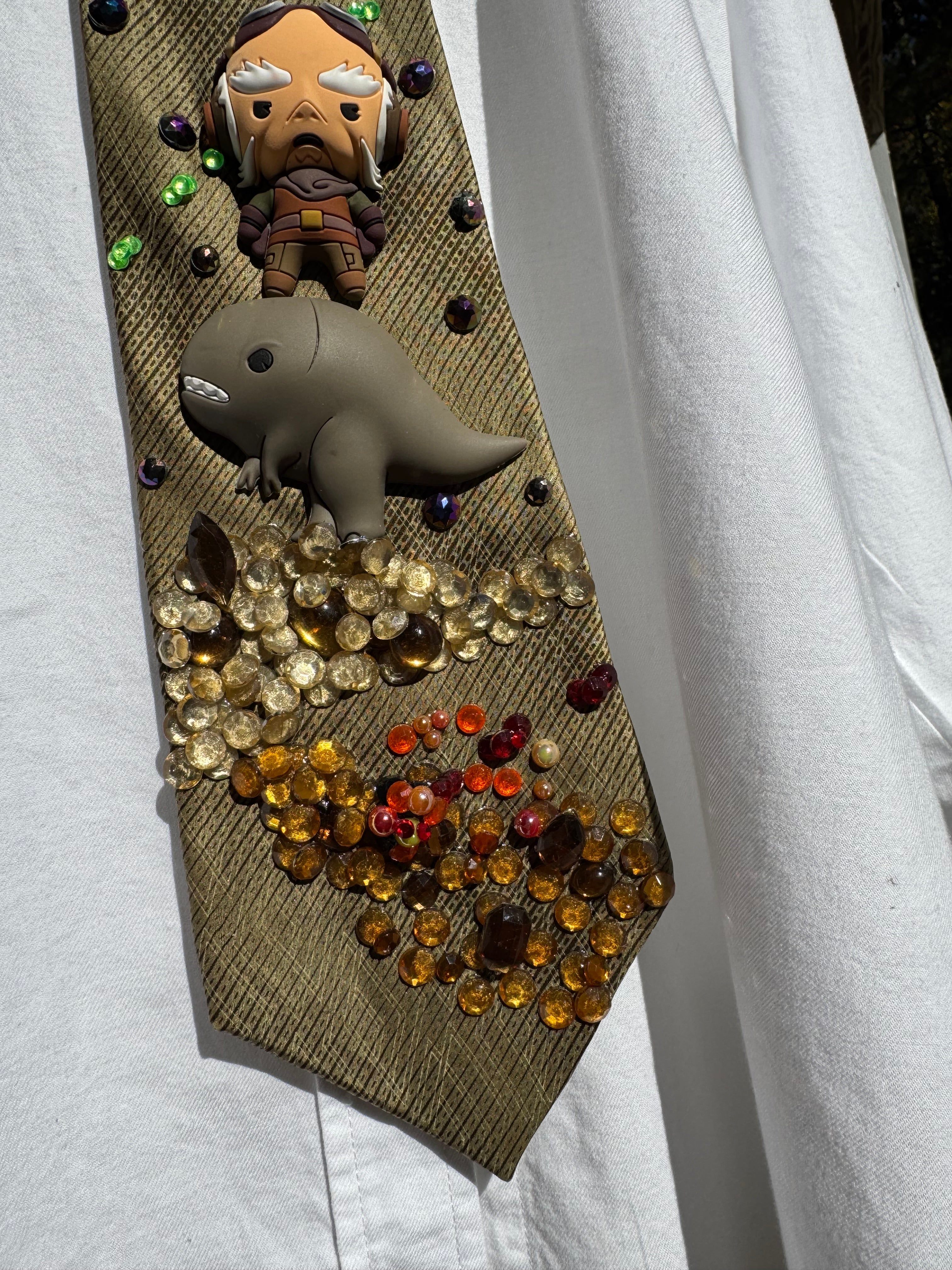 Light Brown Kuiil and Blurrg In Sandy Combat Star Wars Tie