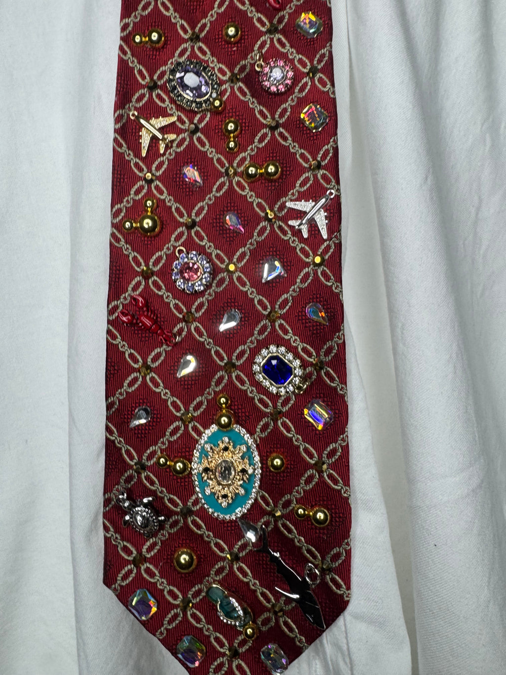 Red Gold Chains Tropical Treasure Box Tie