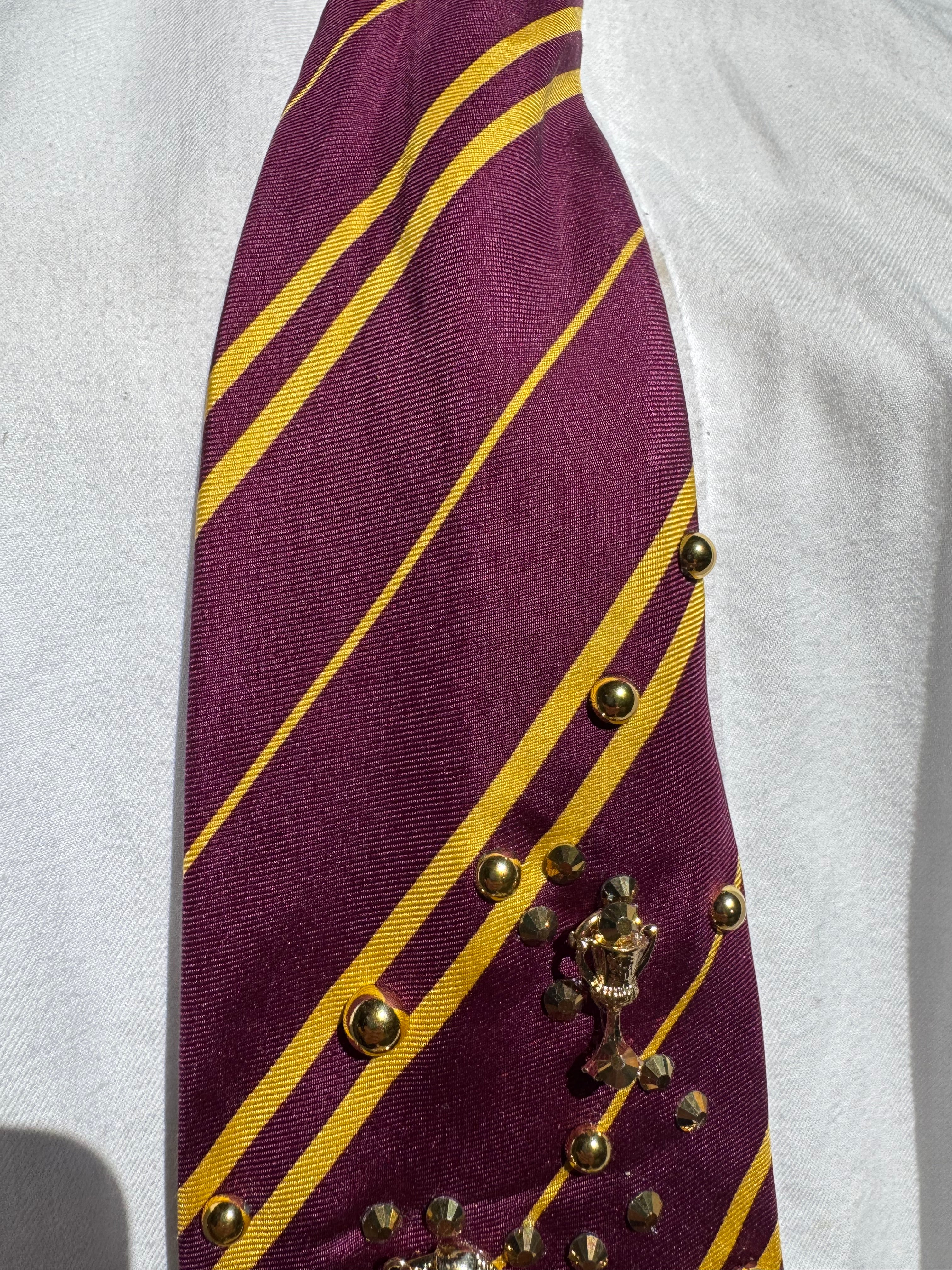 Burgundy and Gold Striped Gryfinndor Club Charmed Harry Potter Tir