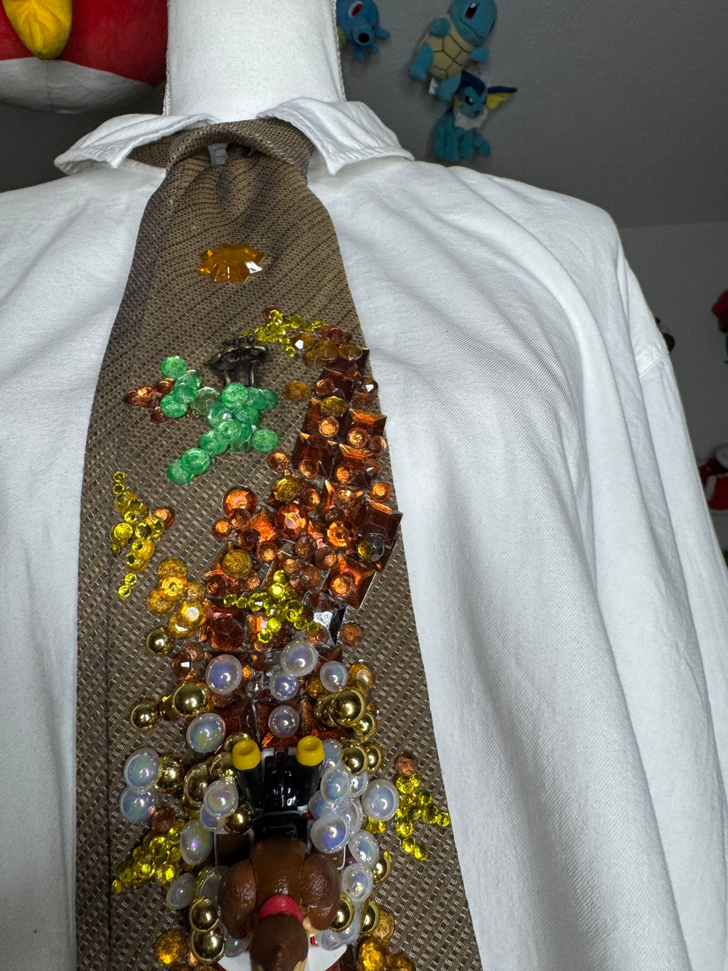Beige Donkey Kong Throwing Blue Shell on DK Jungle Road Mirror 200cc Mario Kart Tie