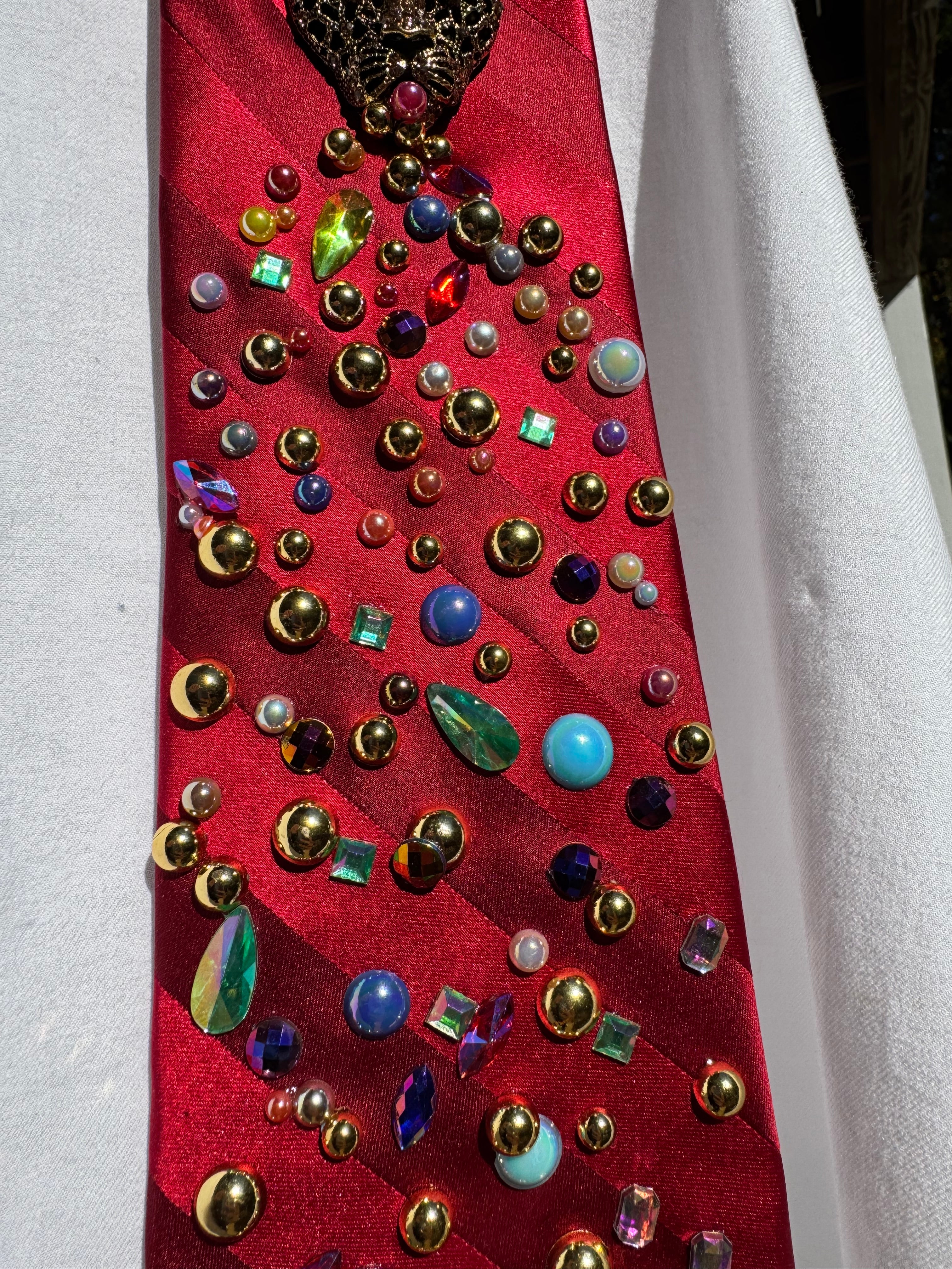 Red Jaguar Head Spilling Gems Fountain High Class Royalty Tie