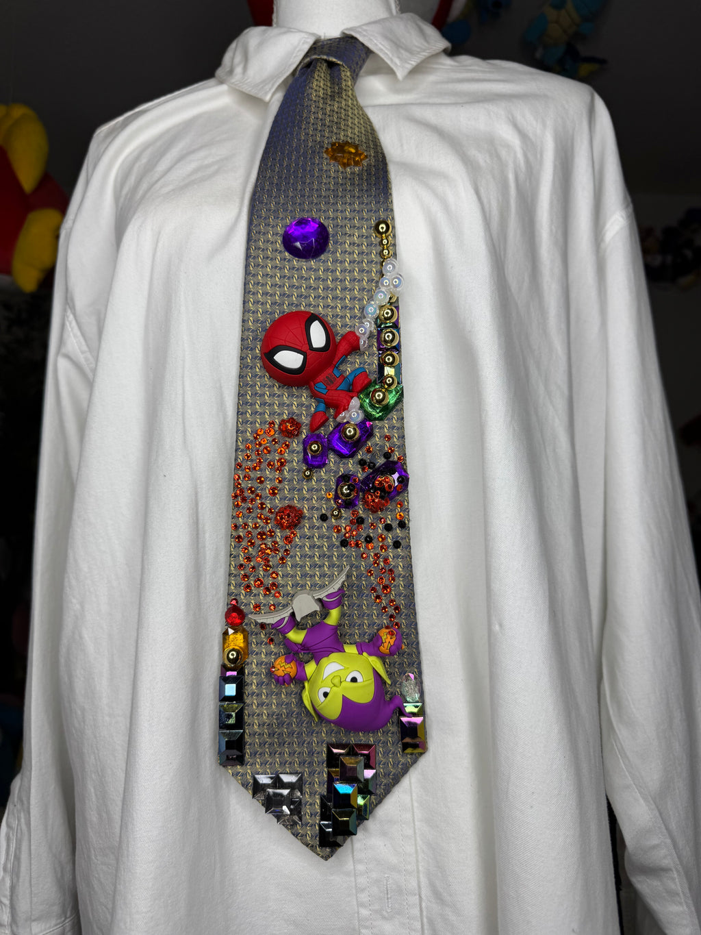 Gold Spiderman Vs Green Goblin Over the City Tie