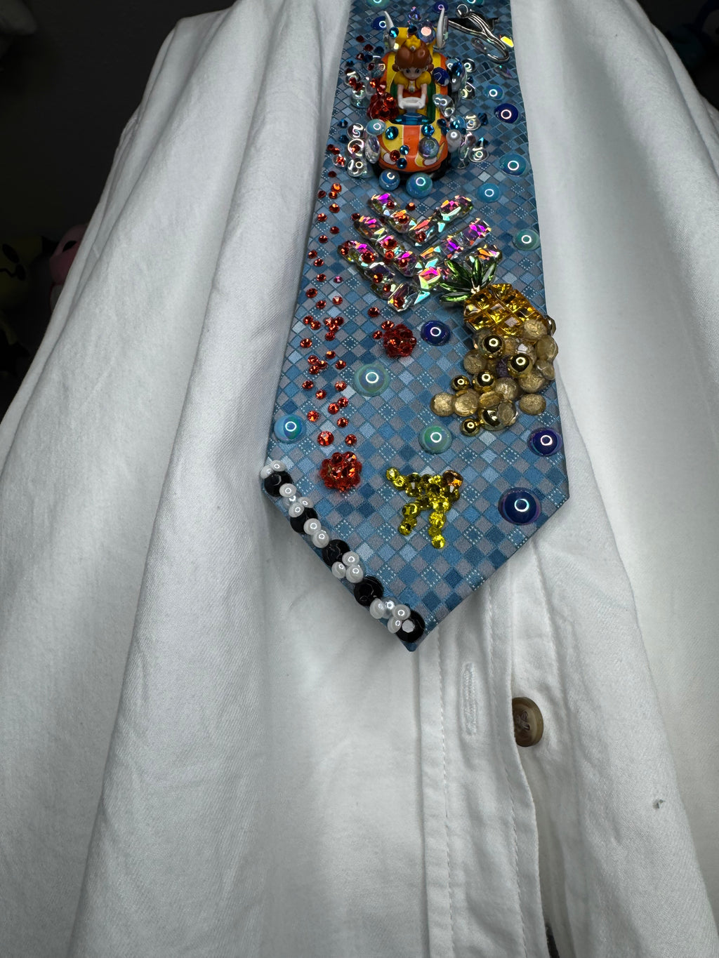 Light Blue Princess Daisy Throwing Fireballs On Cheep Cheep Beach 200cc Mario Kart Tie