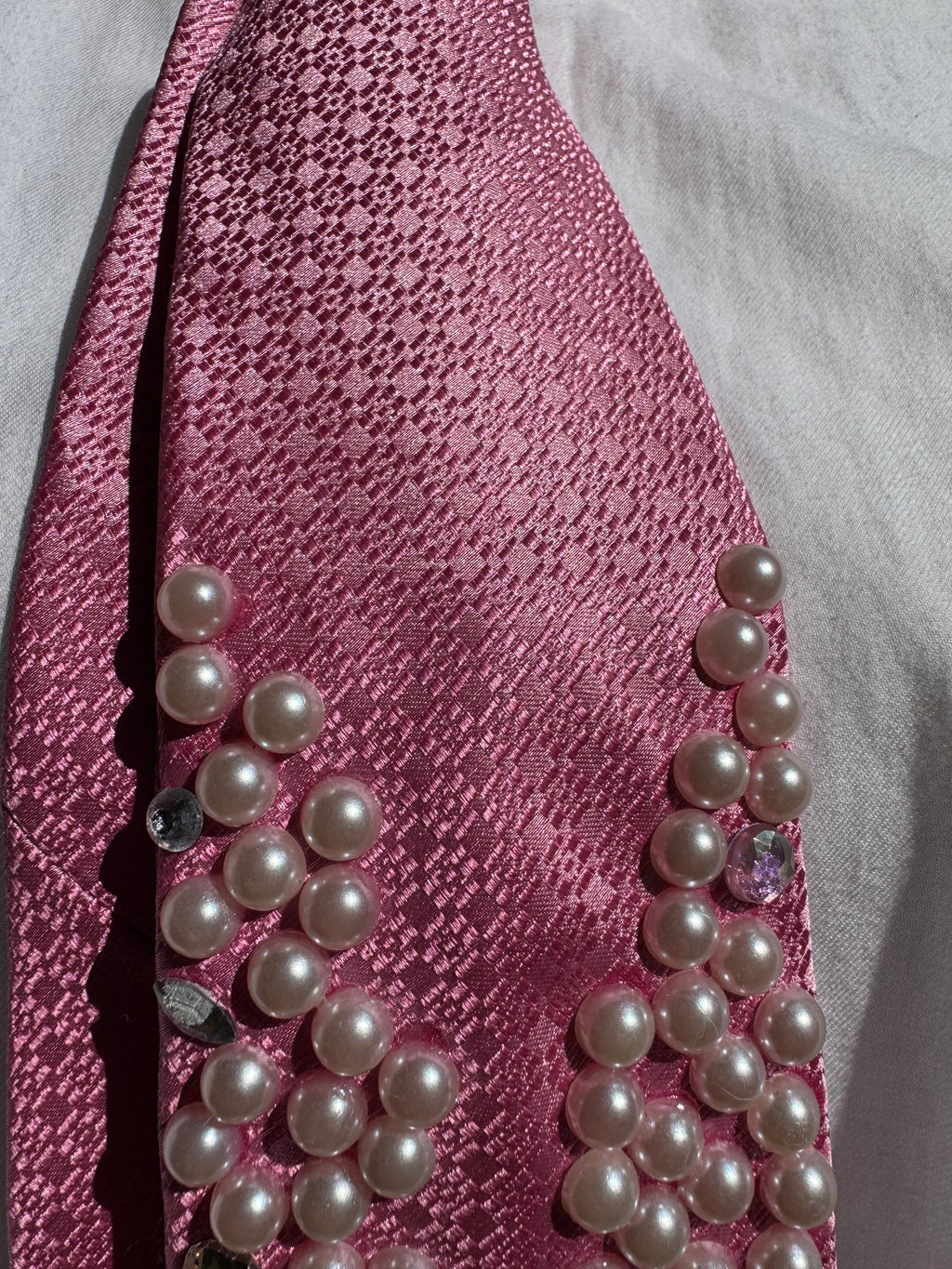 Pink Crystal Charm Pearl Aura Royalty Tie