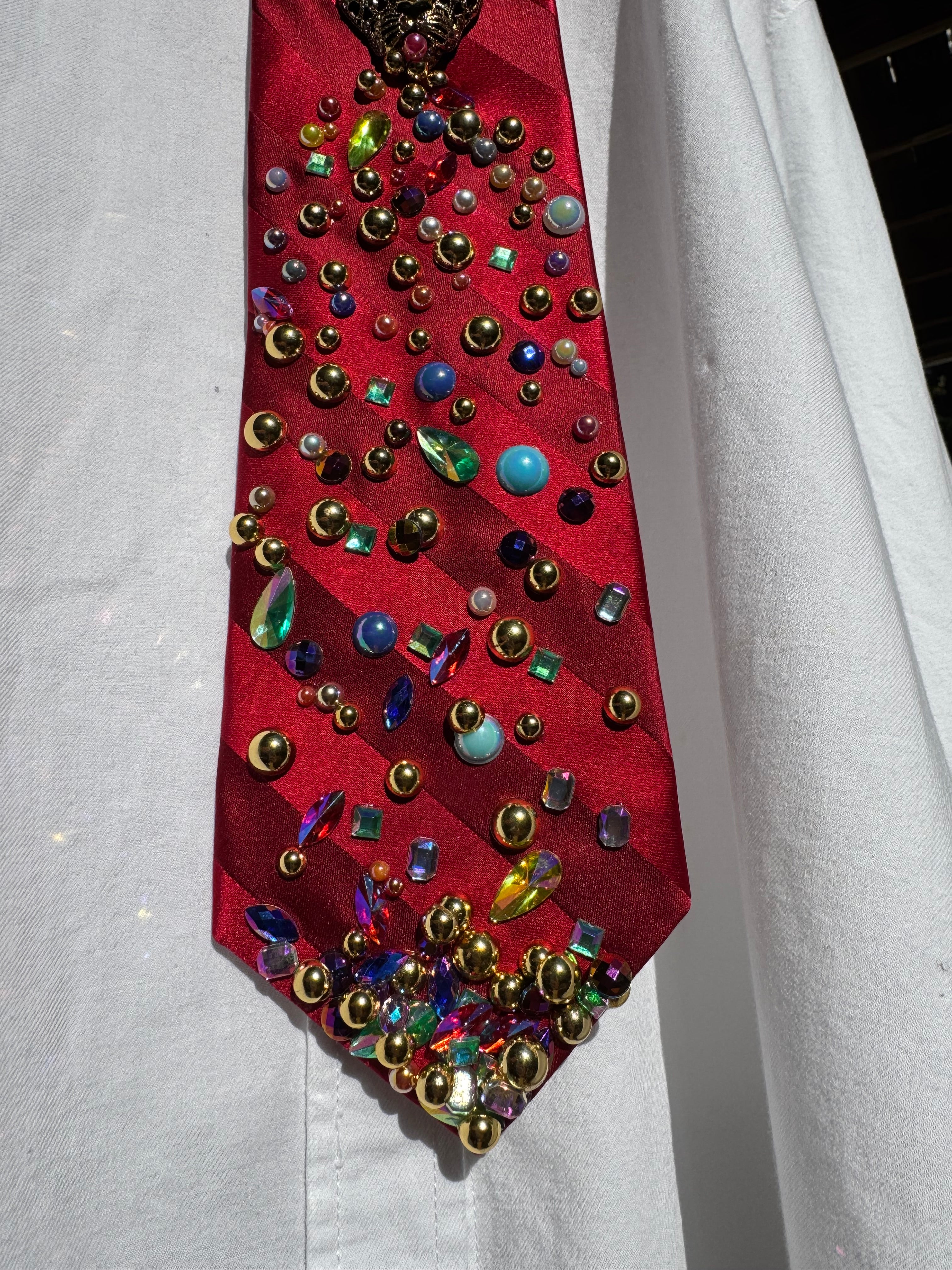 Red Jaguar Head Spilling Gems Fountain High Class Royalty Tie