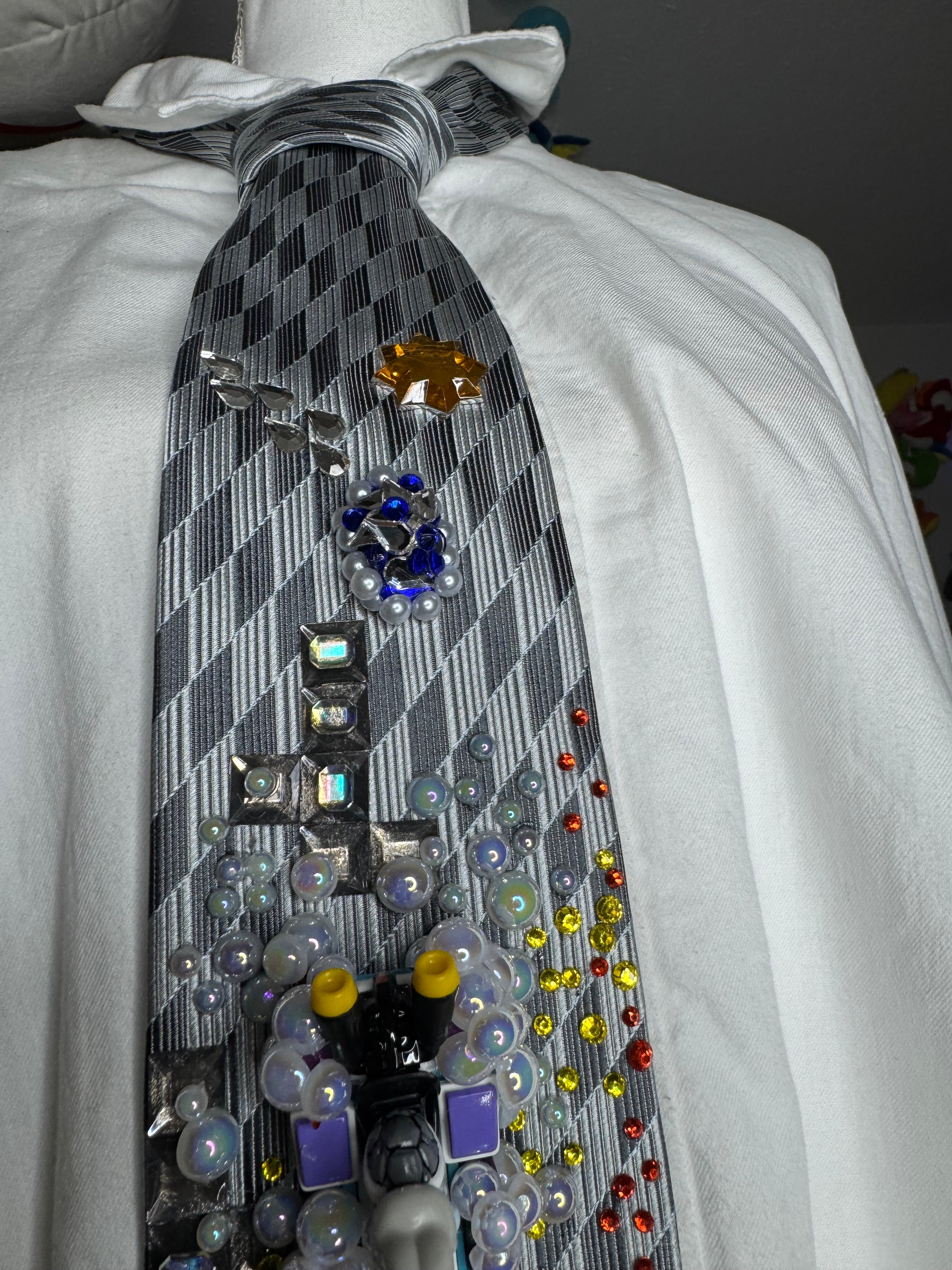 Grey Dry Bones Chasing Star and Dodging Blue Shell on Tetris Road 200cc Mario Kart Tie