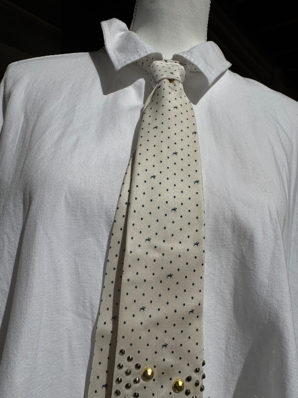 White Golden Mountain Range Royalty Tie