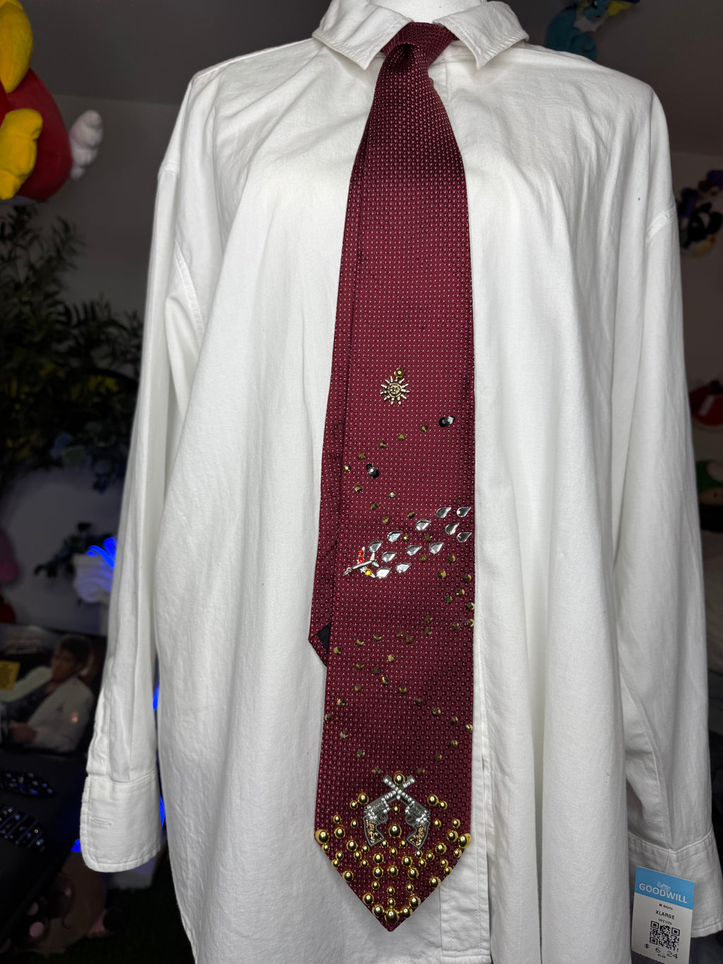 Burgundy Twin Revolvers Ricocheting Bullet Western Tie