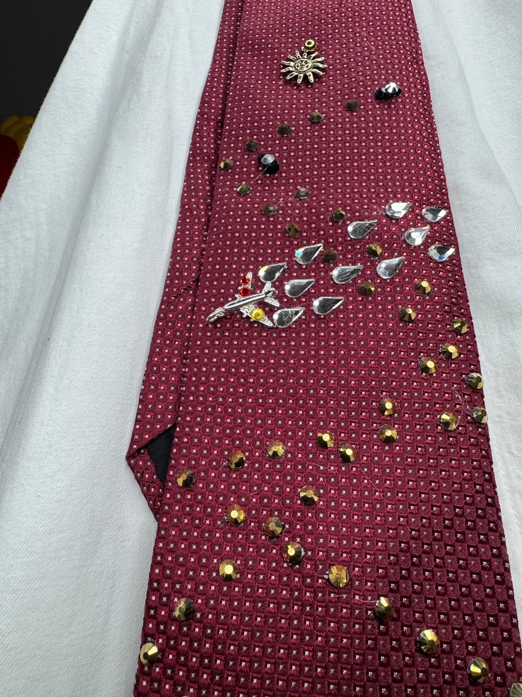 Burgundy Twin Revolvers Ricocheting Bullet Western Tie
