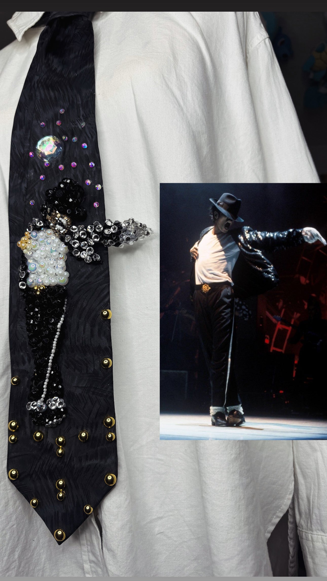 Grey Michael Jackson Hitting Cross Legs Pointing Finger Pose Live in Munich 1997 Tie