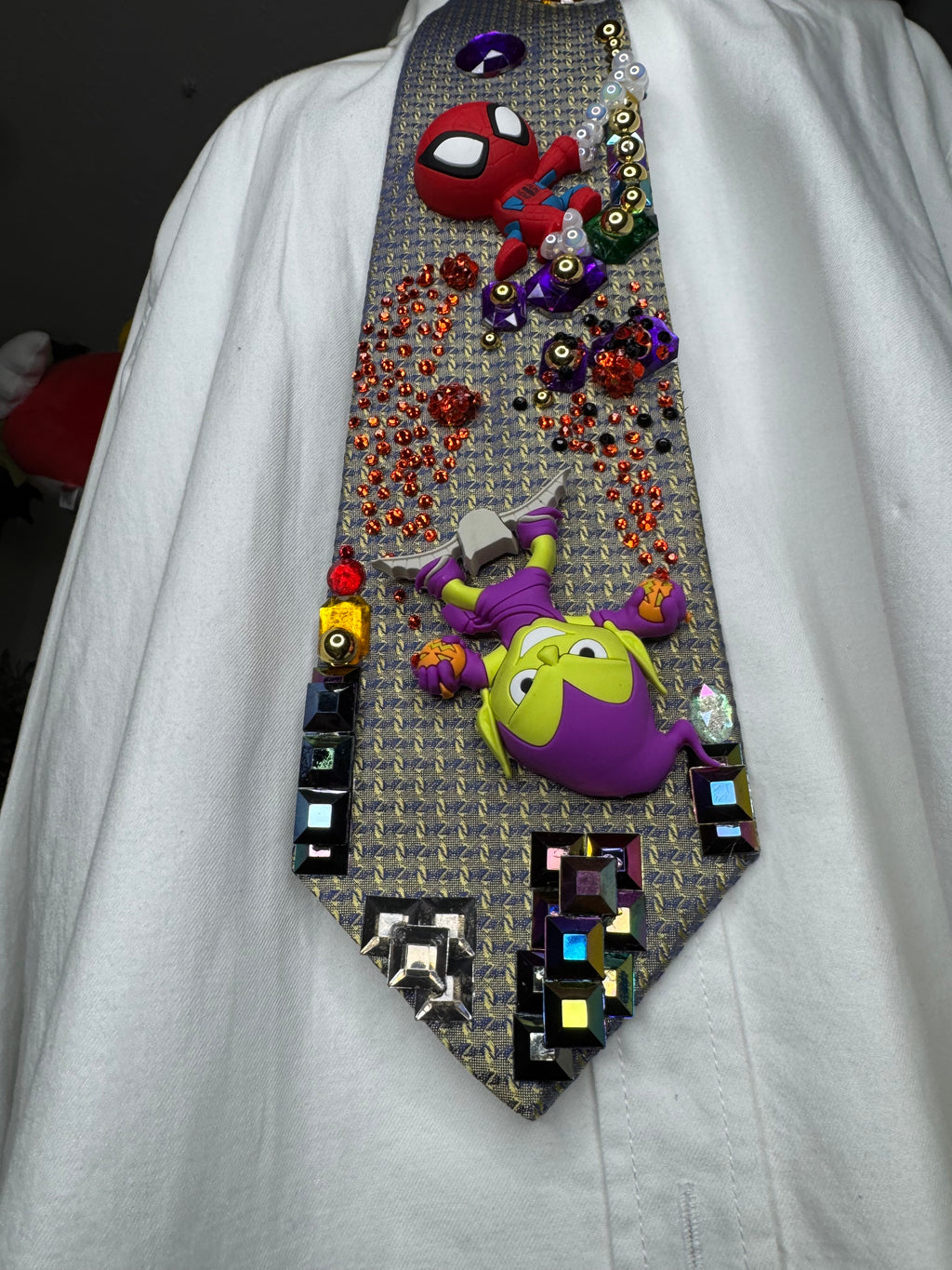 Gold Spiderman Vs Green Goblin Over the City Tie