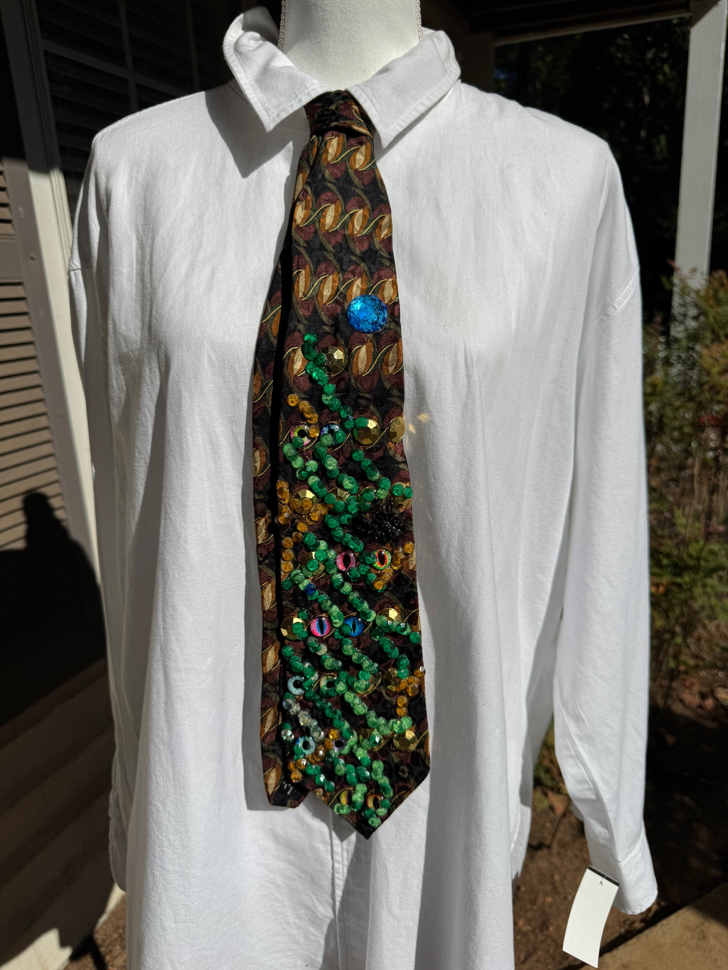 Black Green Vined Nosey Reptilian Eyes Nature Royalty Tie