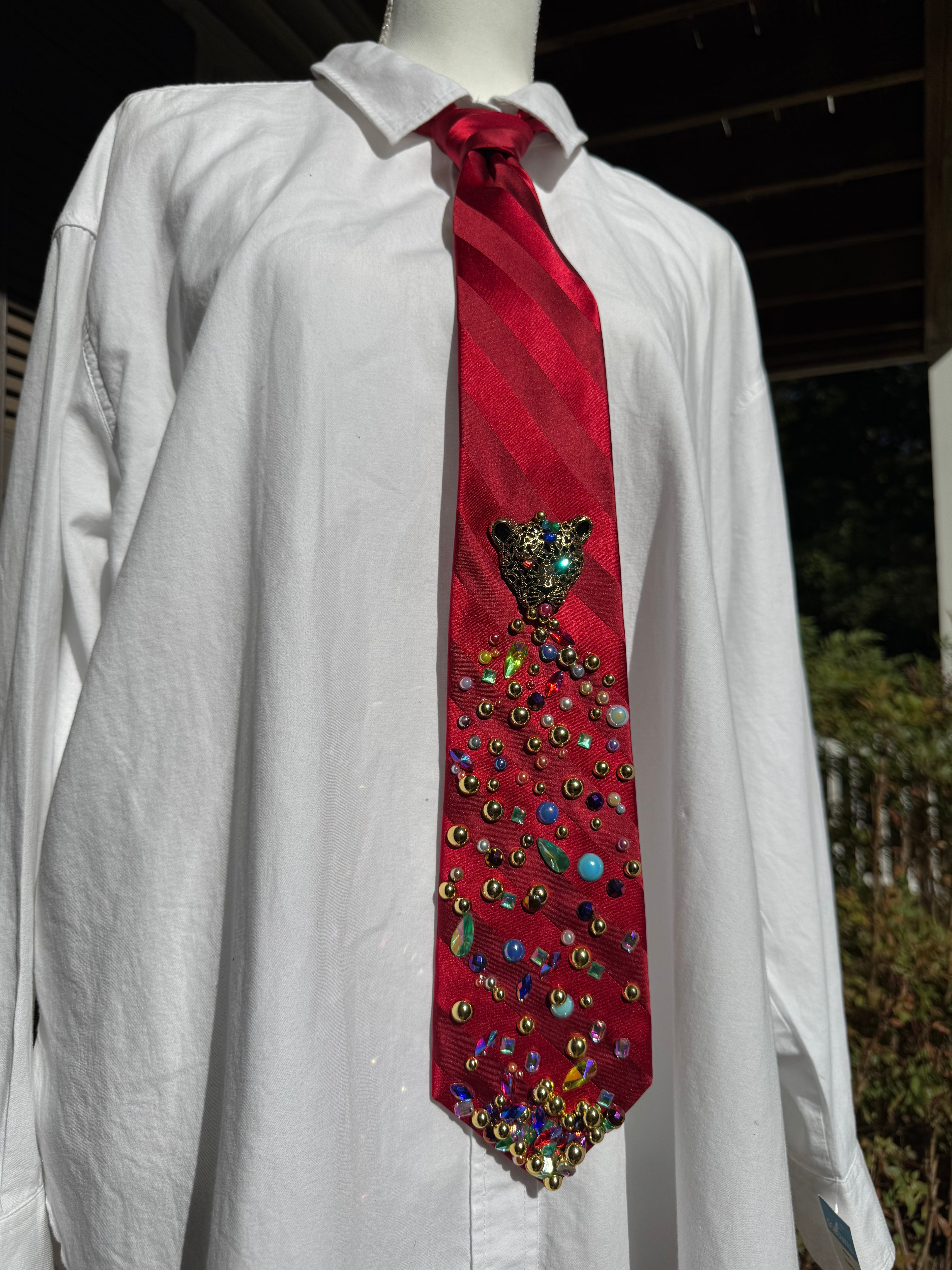 Red Jaguar Head Spilling Gems Fountain High Class Royalty Tie