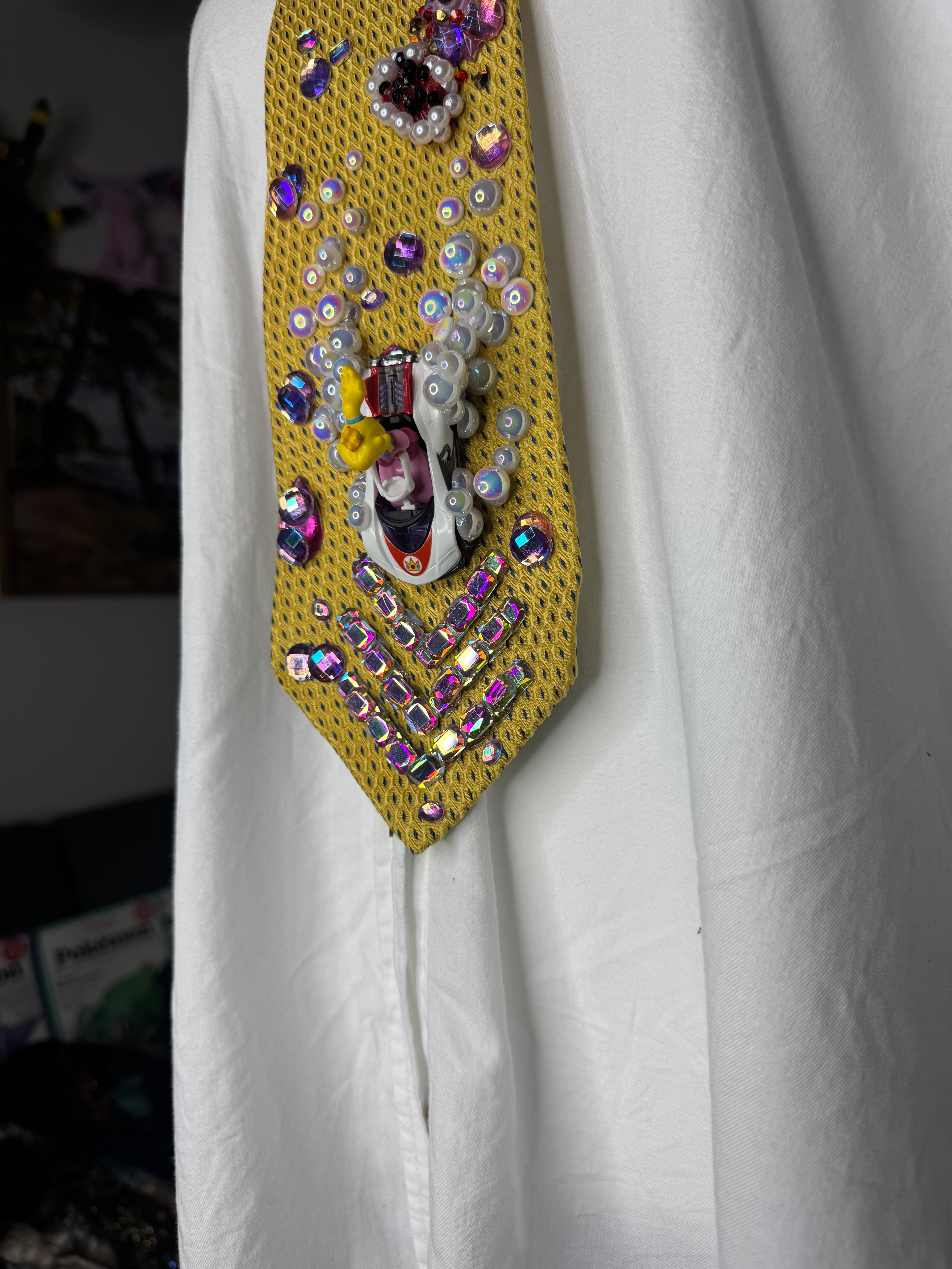 Yellow Princess Peach Dodging Blue and Red Shell 200cc Mario Kart Tie