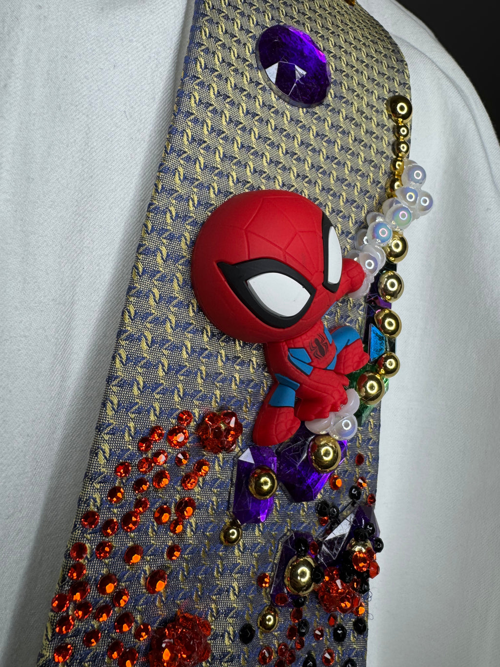 Gold Spiderman Vs Green Goblin Over the City Tie