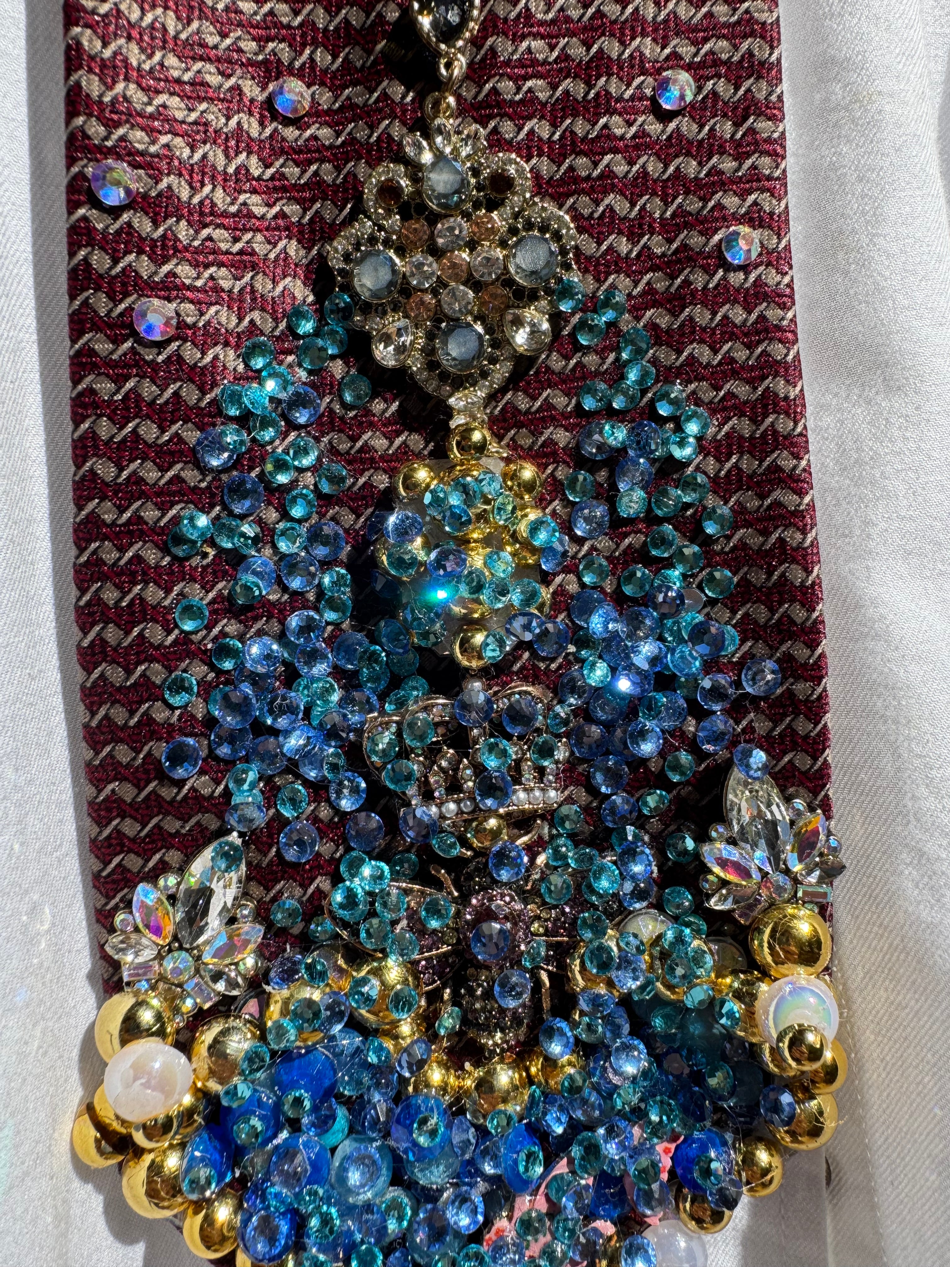 Burgundy Luxurious Tall Water Fountain High Royalty Tie