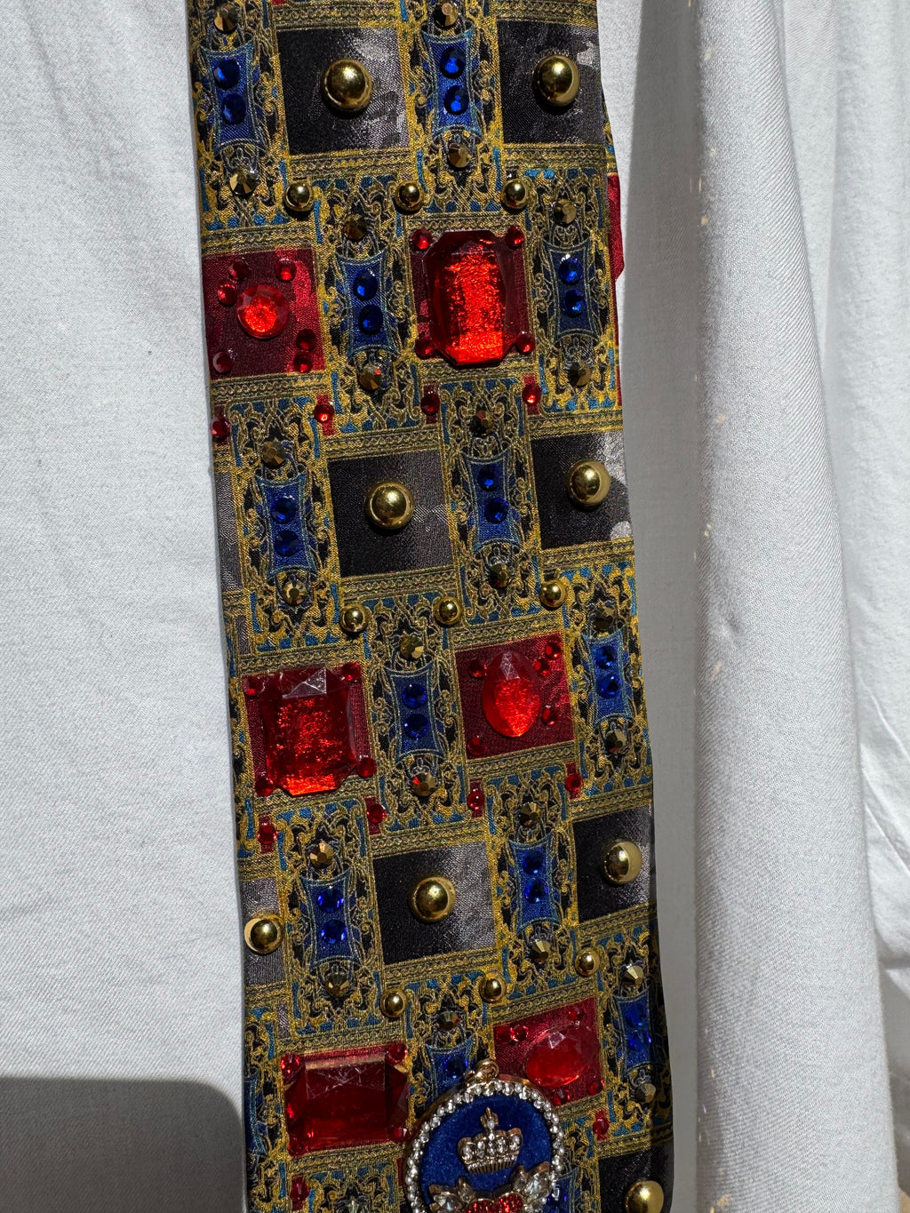 Gold Renaissance Design High Class Royalty Tie