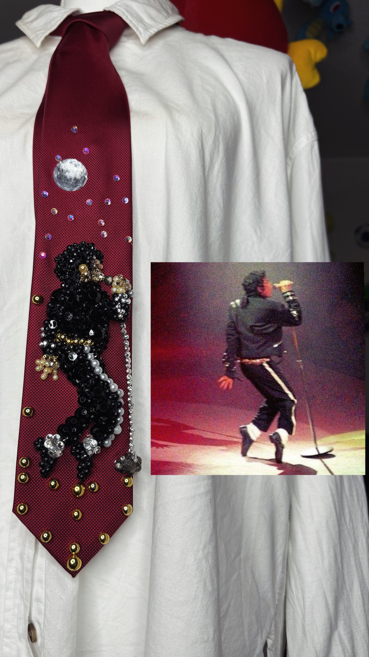 Red Michael Jackson Toe Stand Singing Into Mic Pose Bad Tour In London 1988 Tie