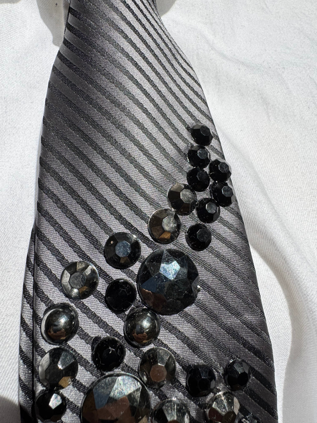 Grey Crystal Wheel Dark Chrome Swirl Royalty Tie