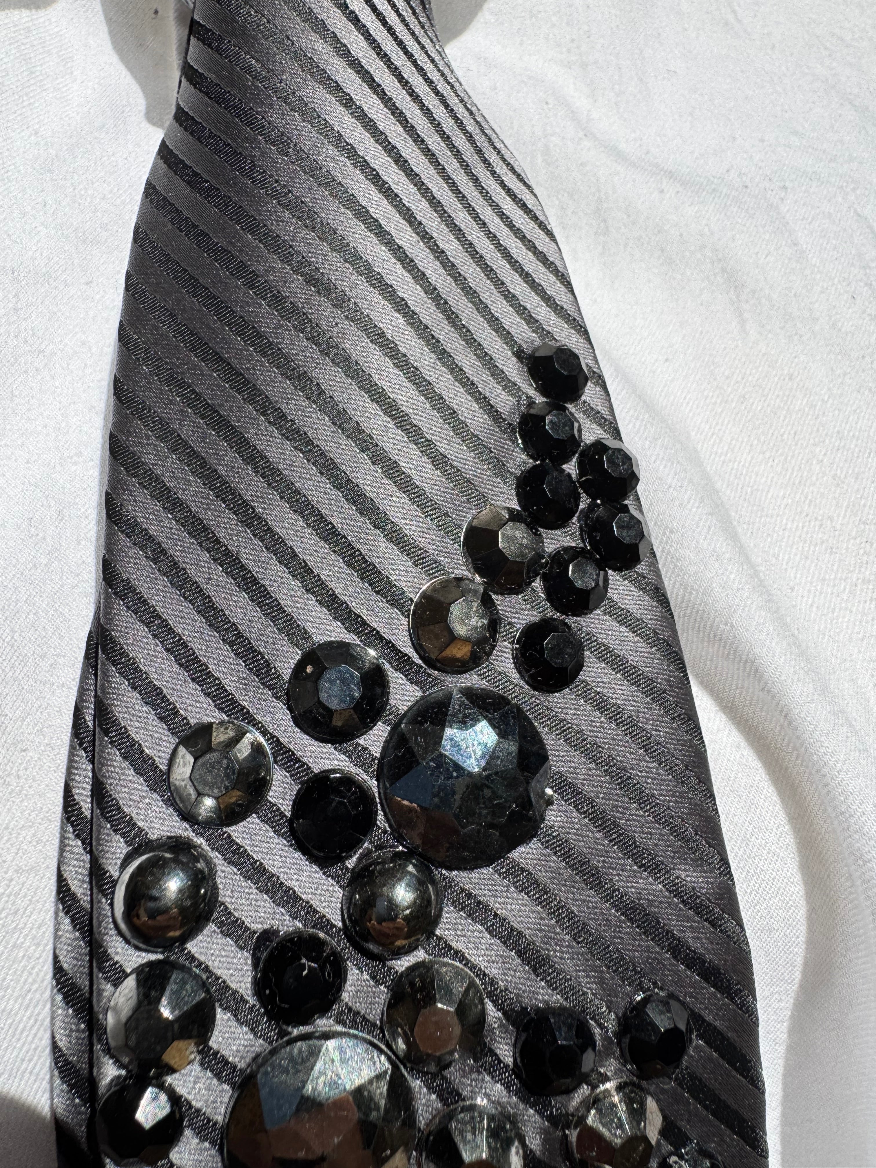 Grey Crystal Wheel Dark Chrome Swirl Royalty Tie