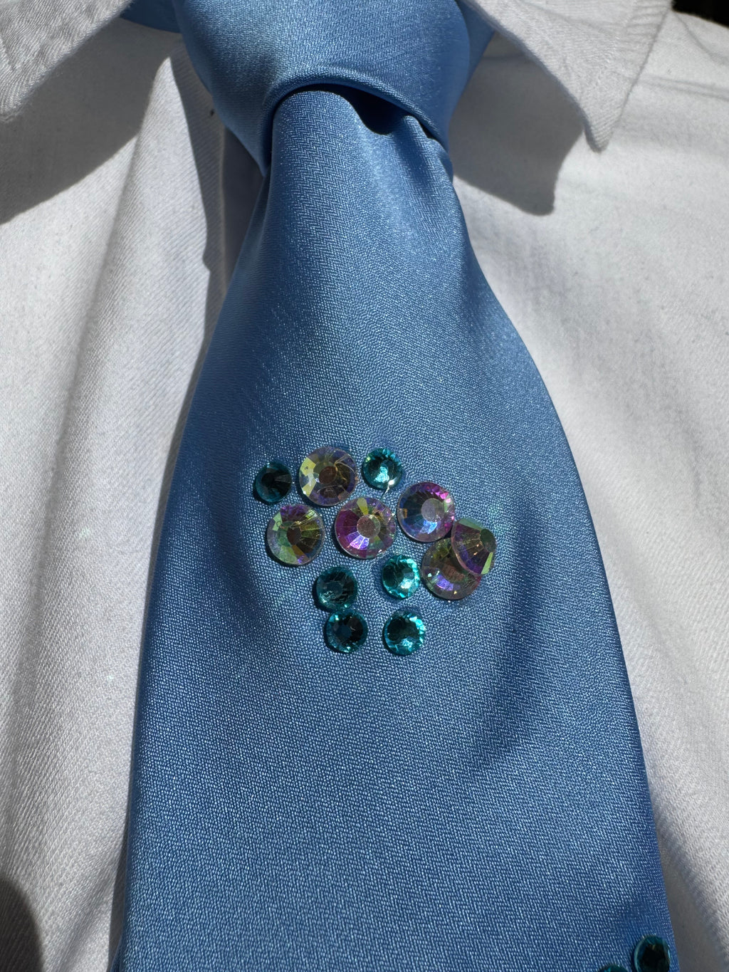 Sky Blue Scattered Coral Gemstones Royalty Tie