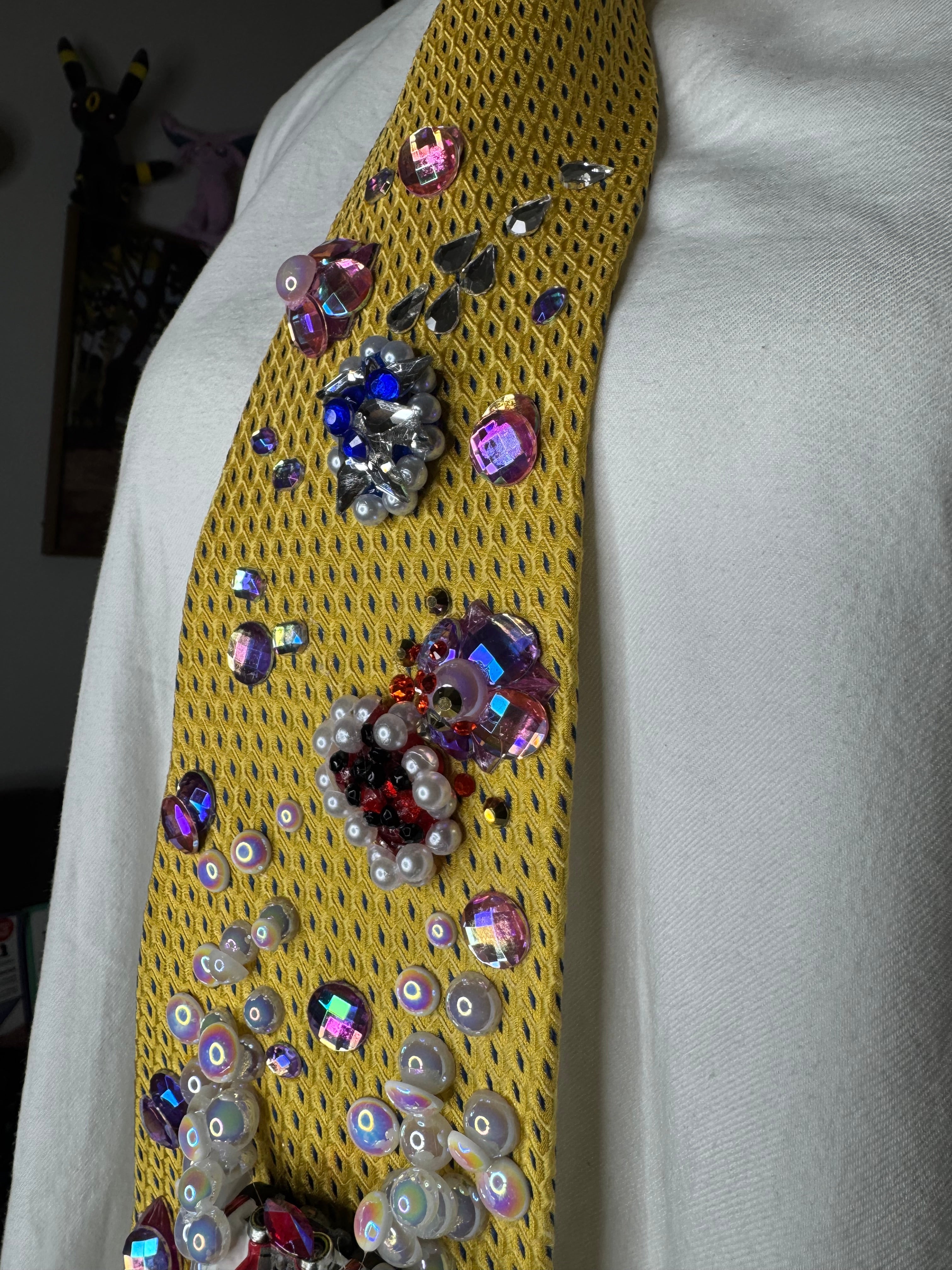 Yellow Princess Peach Dodging Blue and Red Shell 200cc Mario Kart Tie