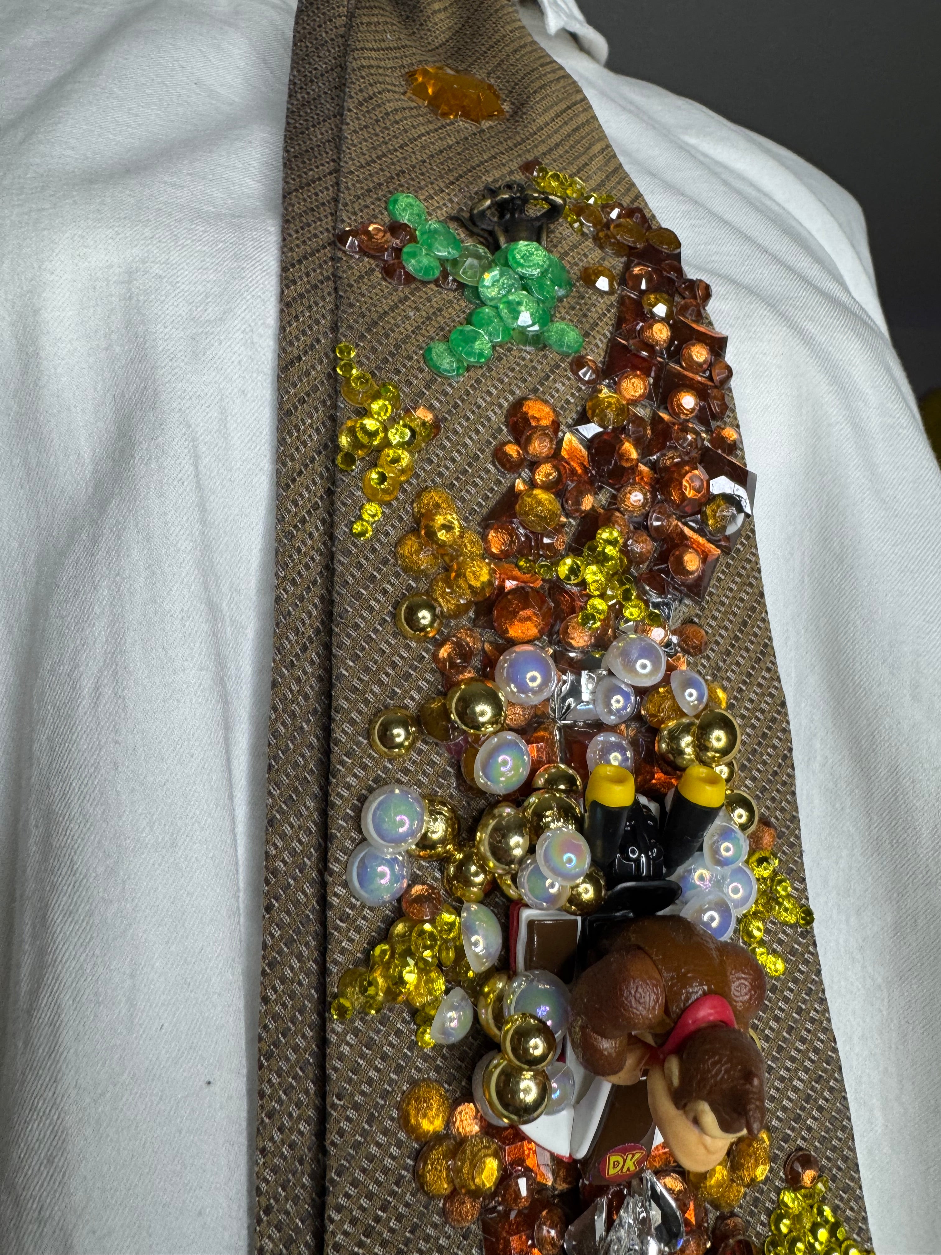 Beige Donkey Kong Throwing Blue Shell on DK Jungle Road Mirror 200cc Mario Kart Tie