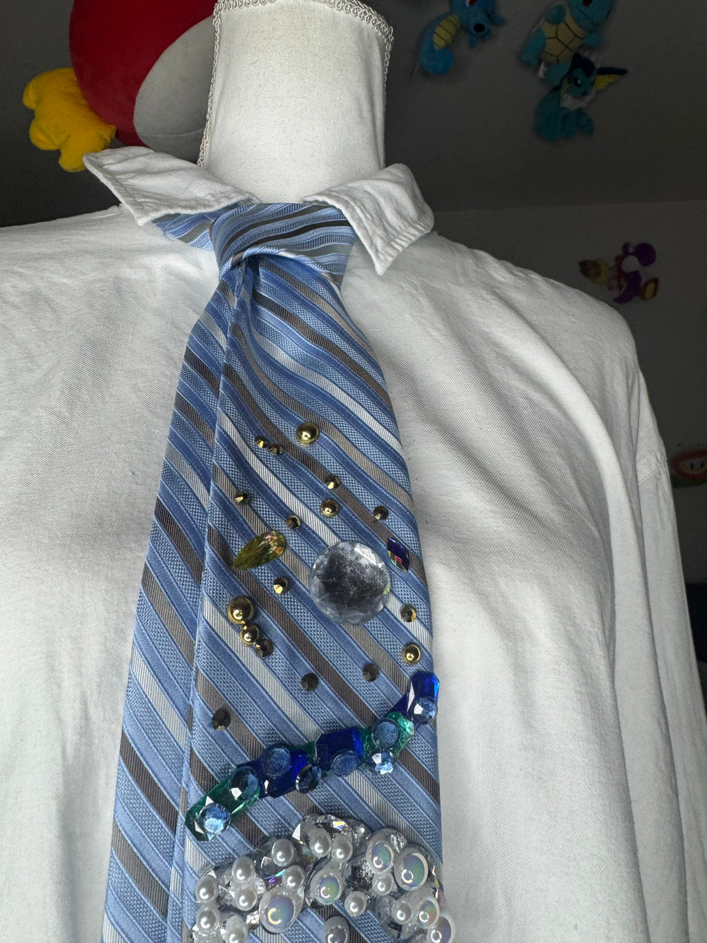 Light Blue Striped Shy Guy Throwing Blue Shell Down Snowy Slopes Road 200cc Mario Kart Tie