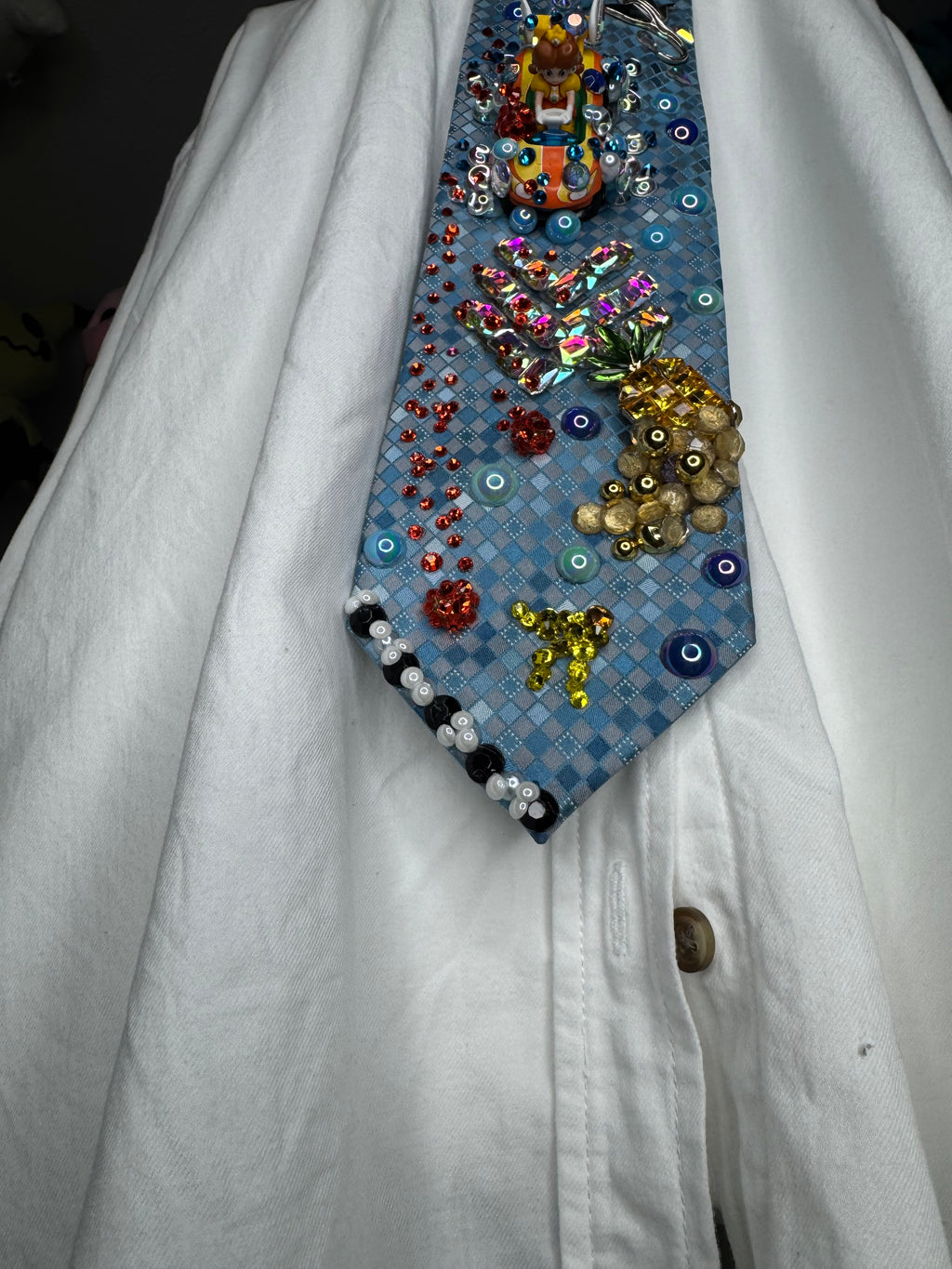 Light Blue Princess Daisy Throwing Fireballs On Cheep Cheep Beach 200cc Mario Kart Tie