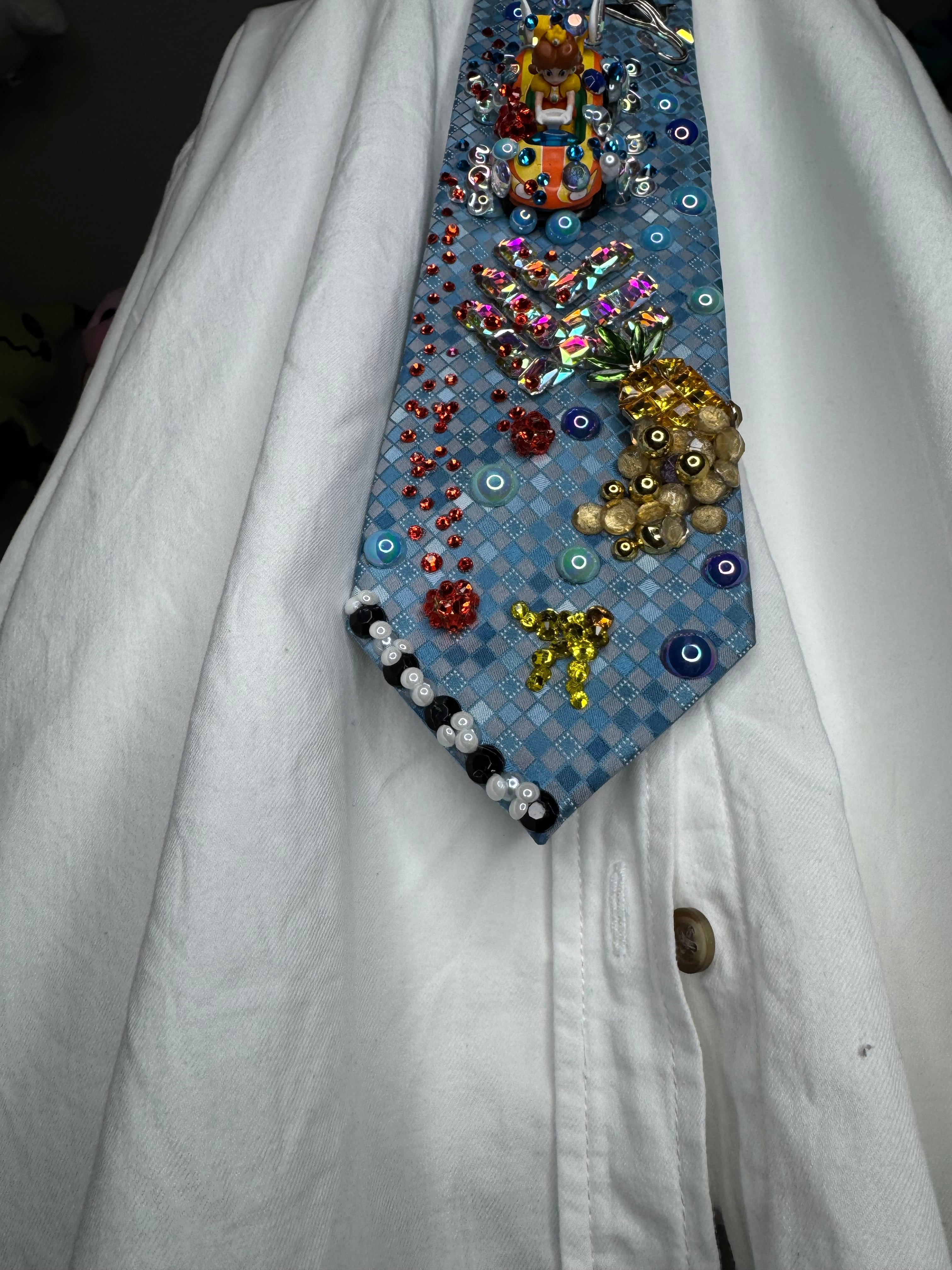 Light Blue Princess Daisy Throwing Fireballs On Cheep Cheep Beach 200cc Mario Kart Tie