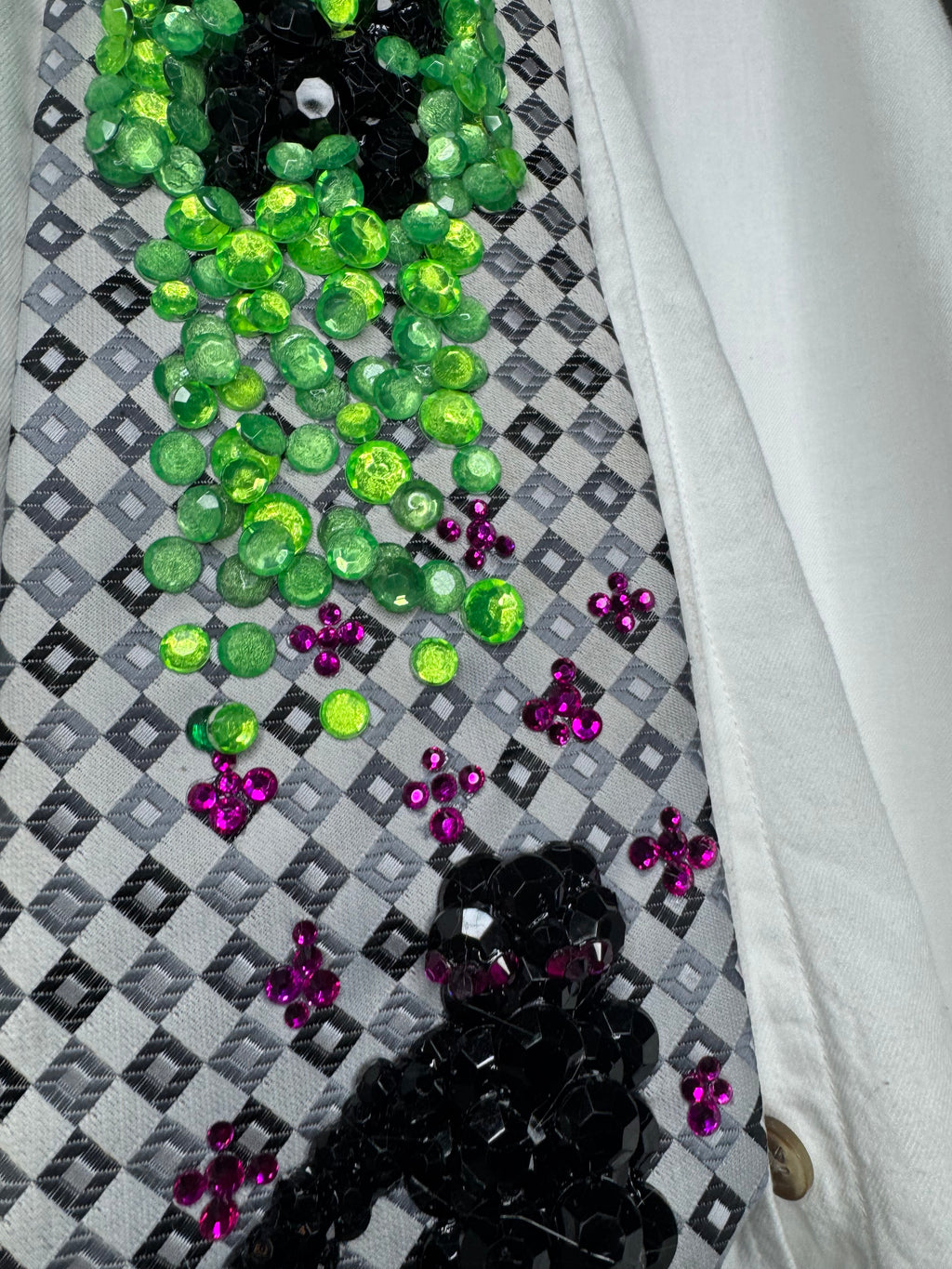 Grey Enderman Holding Dirtblock and Giant Creeper Minecraft Tie