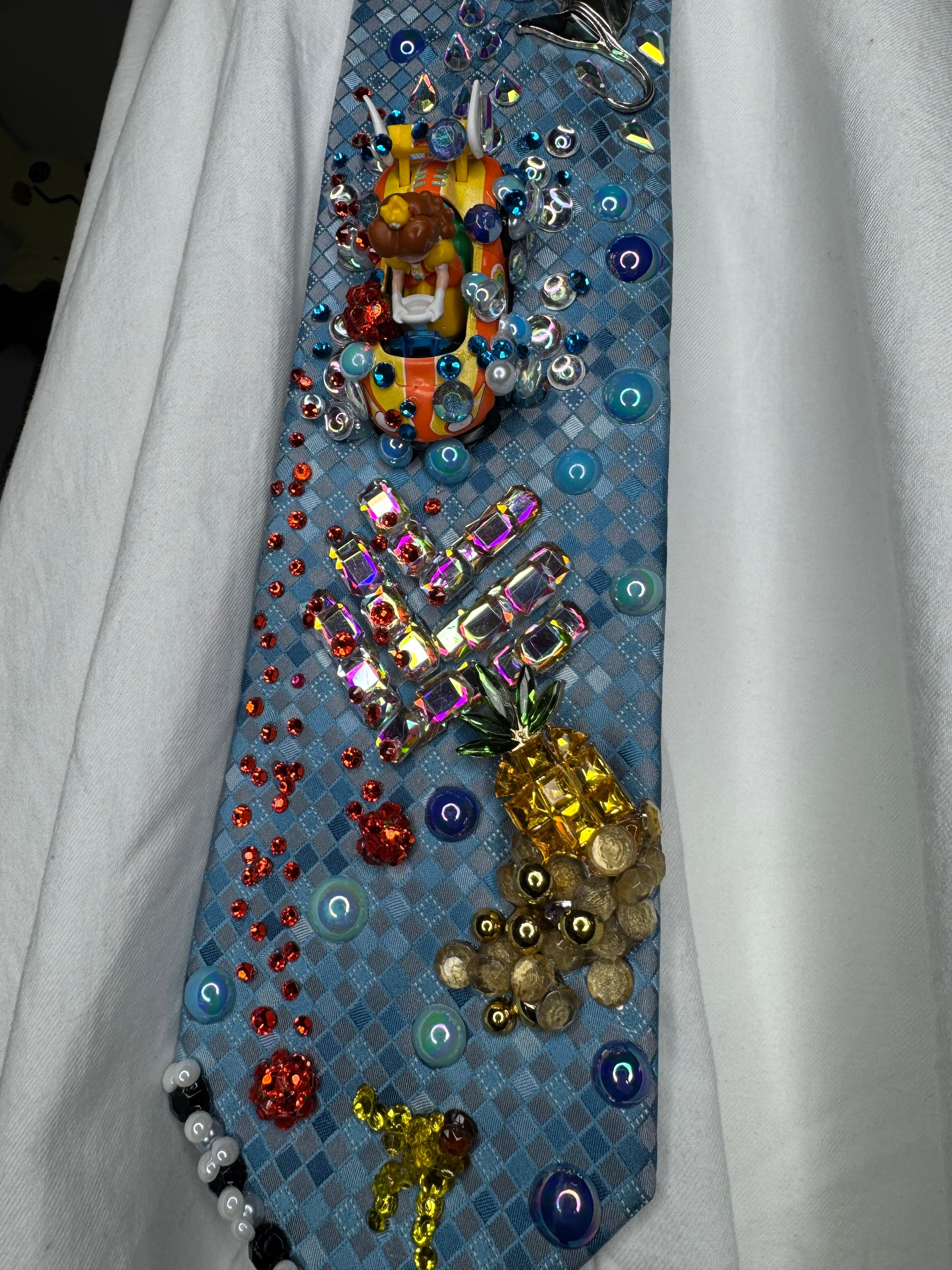 Light Blue Princess Daisy Throwing Fireballs On Cheep Cheep Beach 200cc Mario Kart Tie