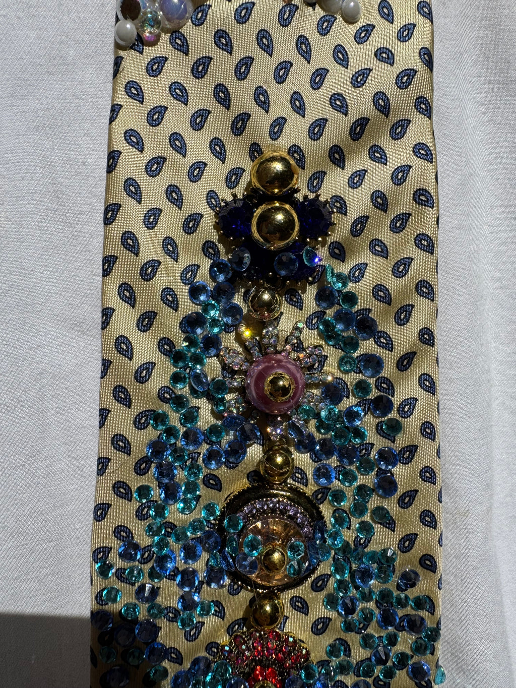 Light Yellow Tall Majestic Water Fountain Royalty Tie