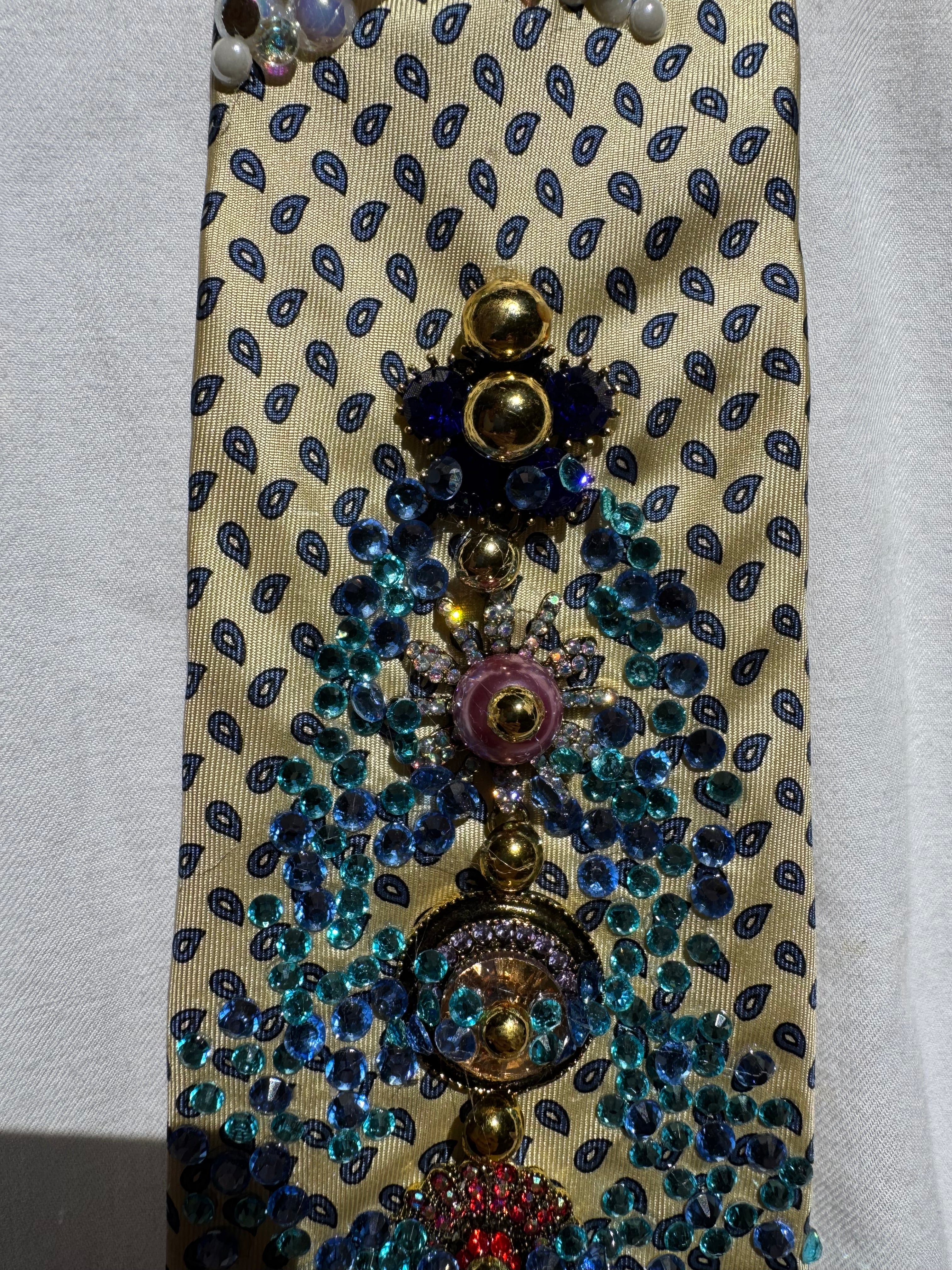 Light Yellow Tall Majestic Water Fountain Royalty Tie