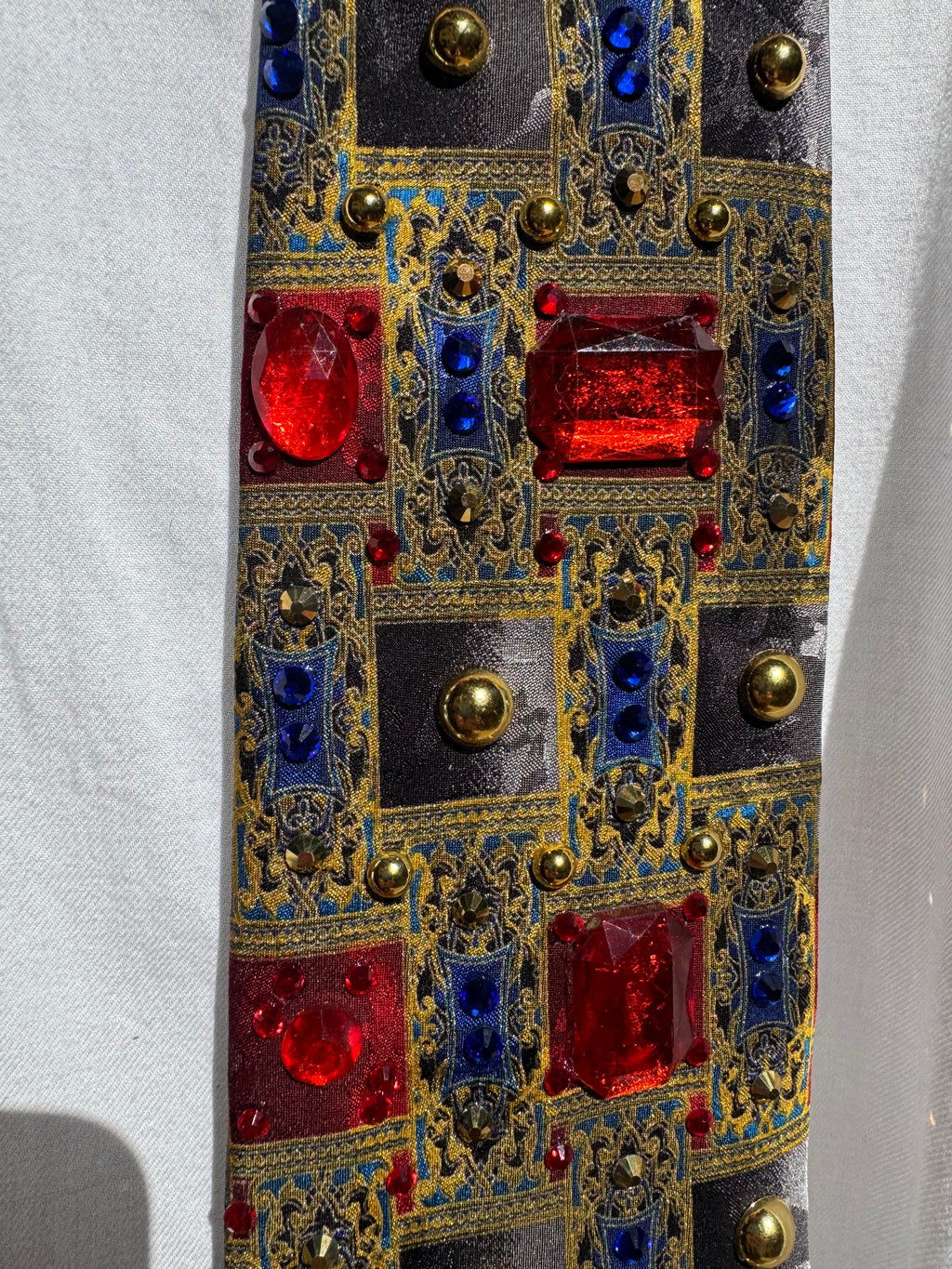 Gold Renaissance Design High Class Royalty Tie