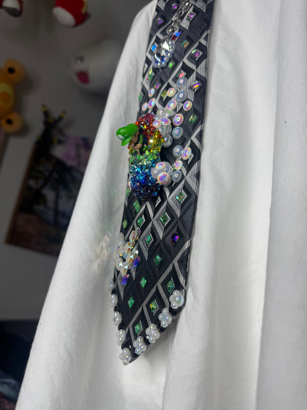 Black Baby Luigi Activating Star On Jewels Road From Blue Shell 200cc Mario Kart Tie