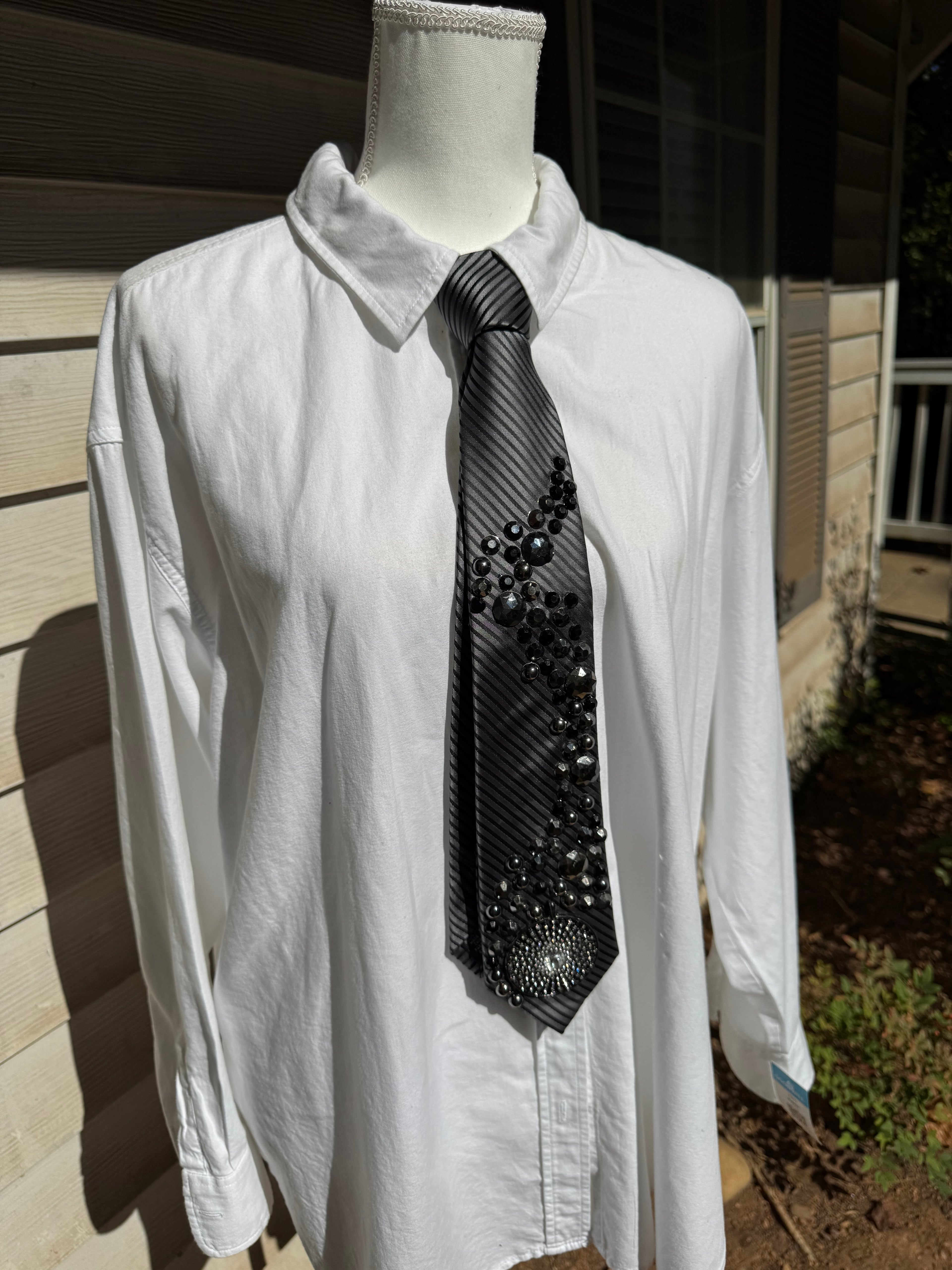 Grey Crystal Wheel Dark Chrome Swirl Royalty Tie