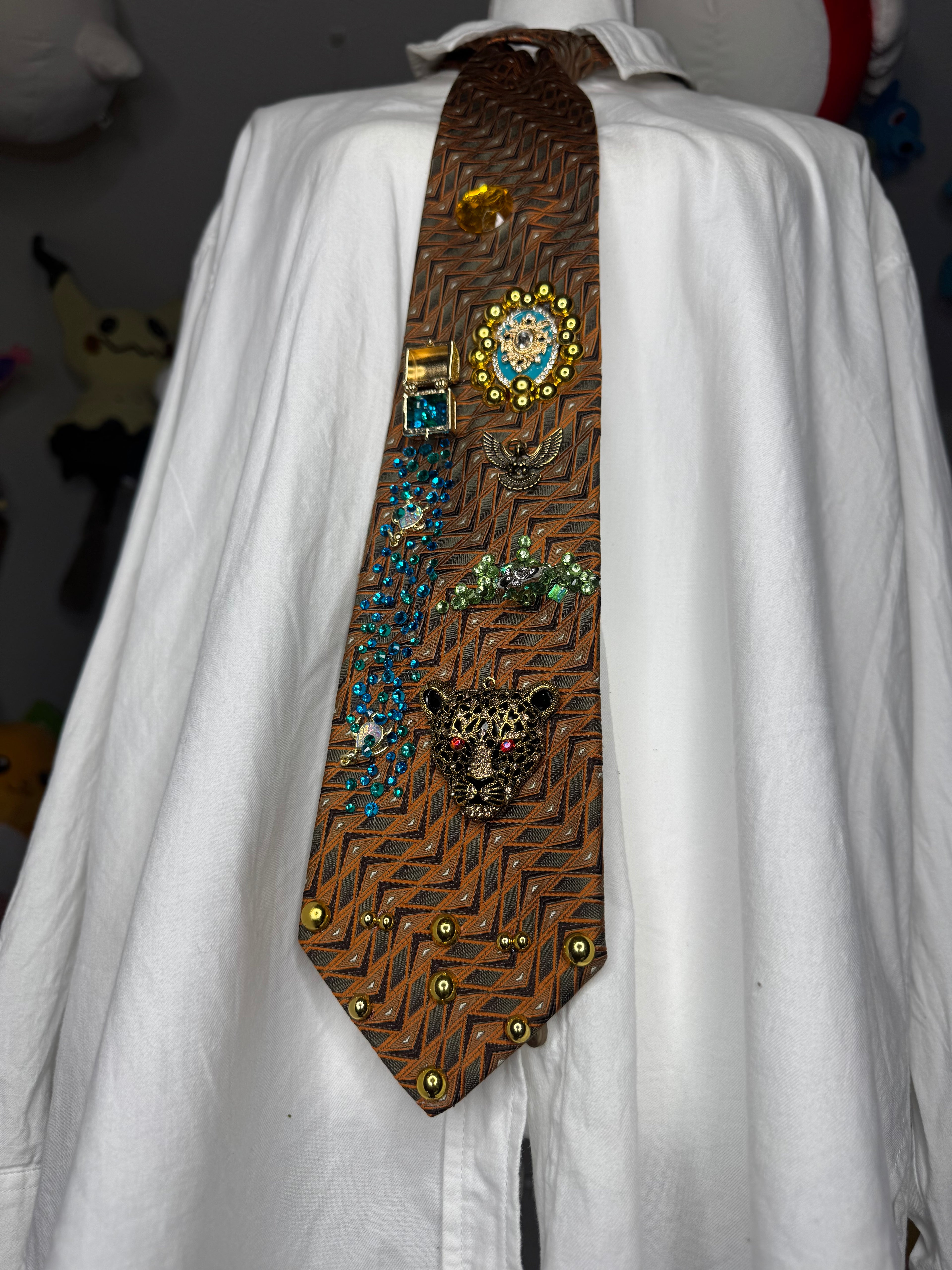 Orange Tropical Treasure Box View of Safari Royalty Tie