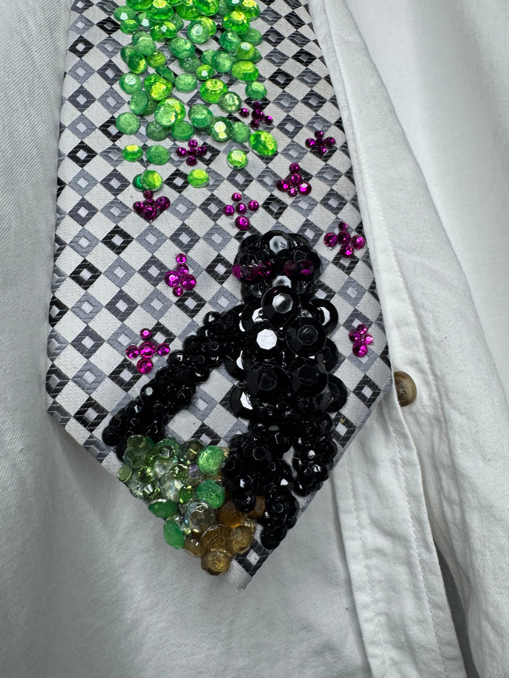 Grey Enderman Holding Dirtblock and Giant Creeper Minecraft Tie