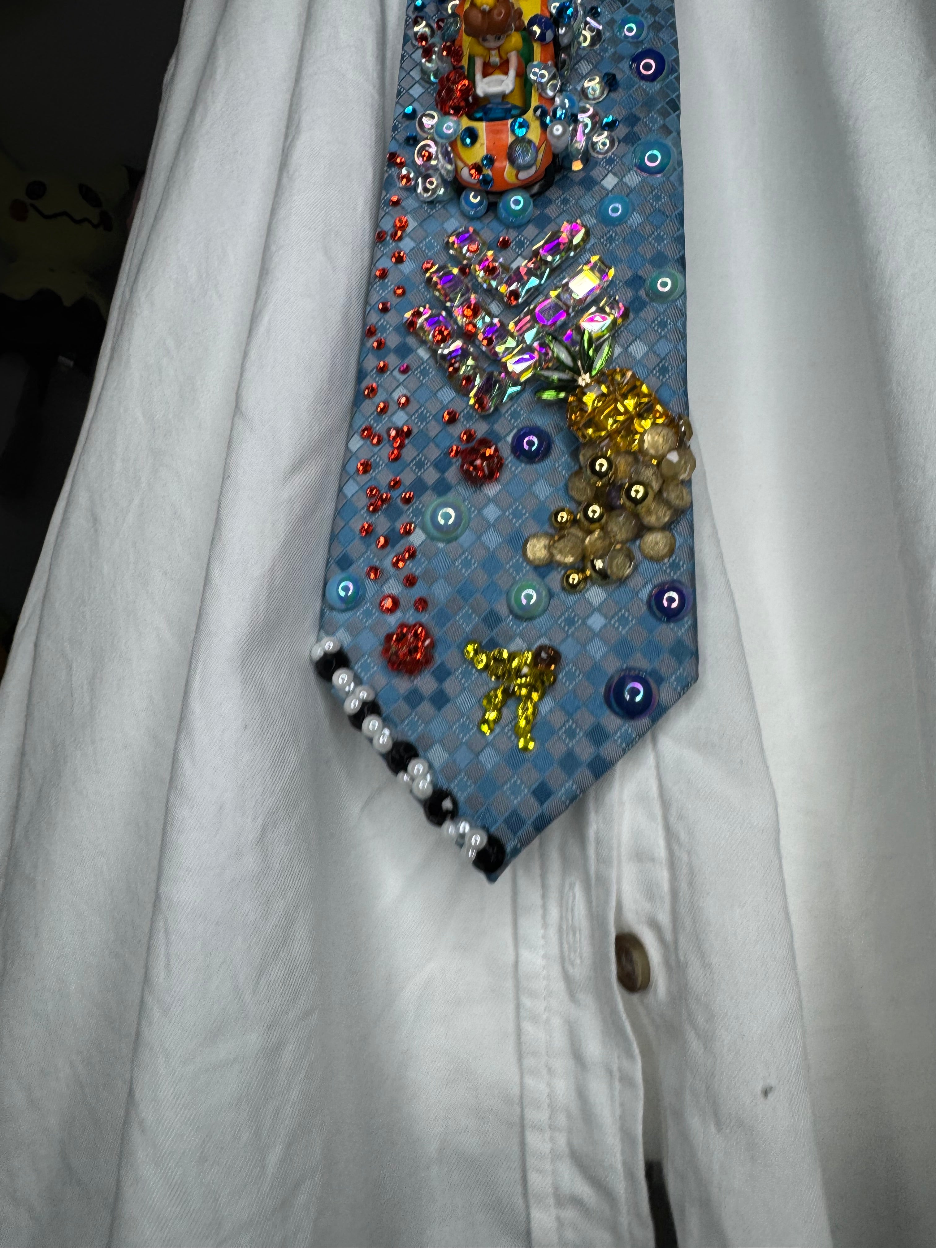 Light Blue Princess Daisy Throwing Fireballs On Cheep Cheep Beach 200cc Mario Kart Tie
