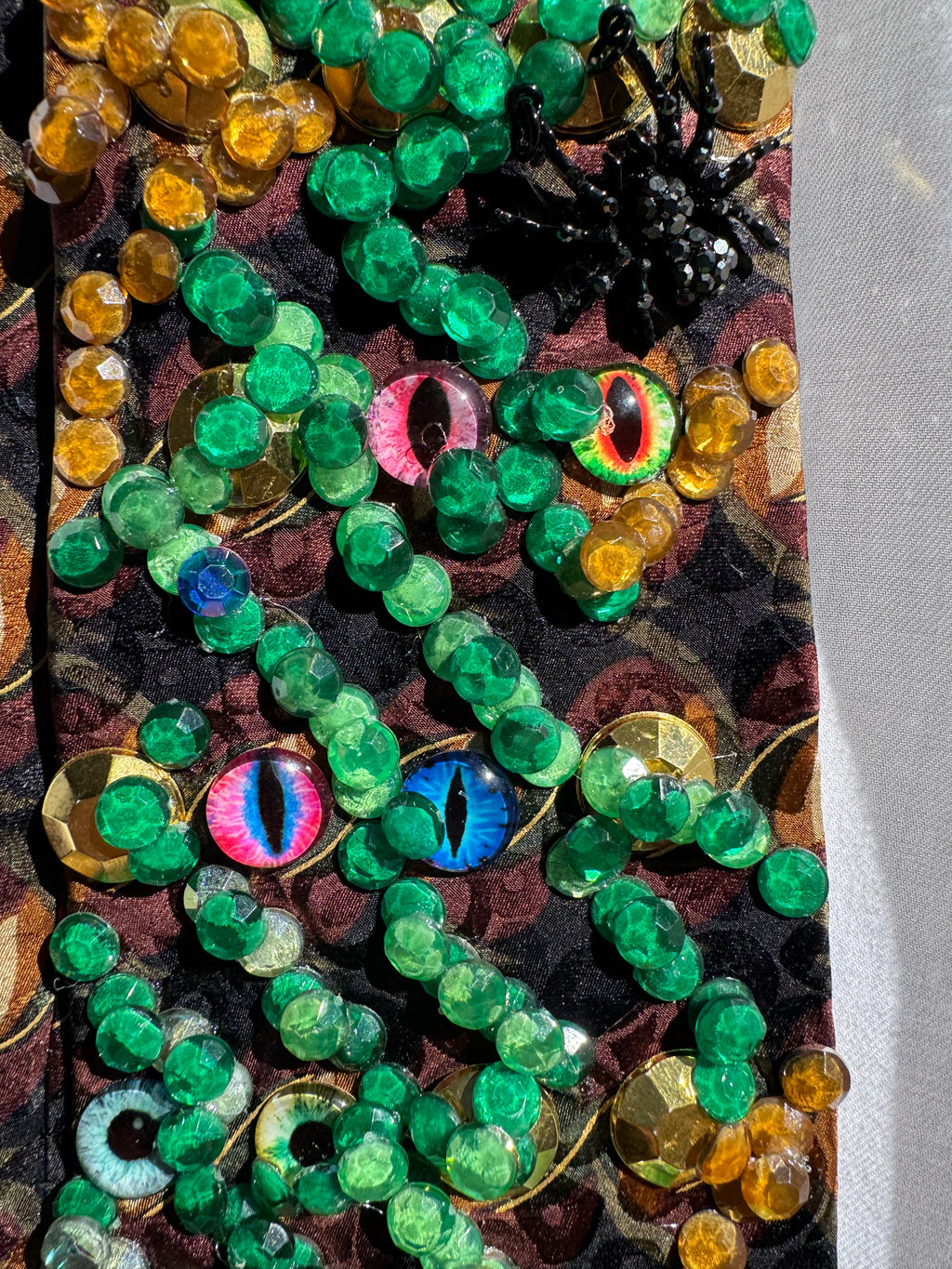 Black Green Vined Nosey Reptilian Eyes Nature Royalty Tie