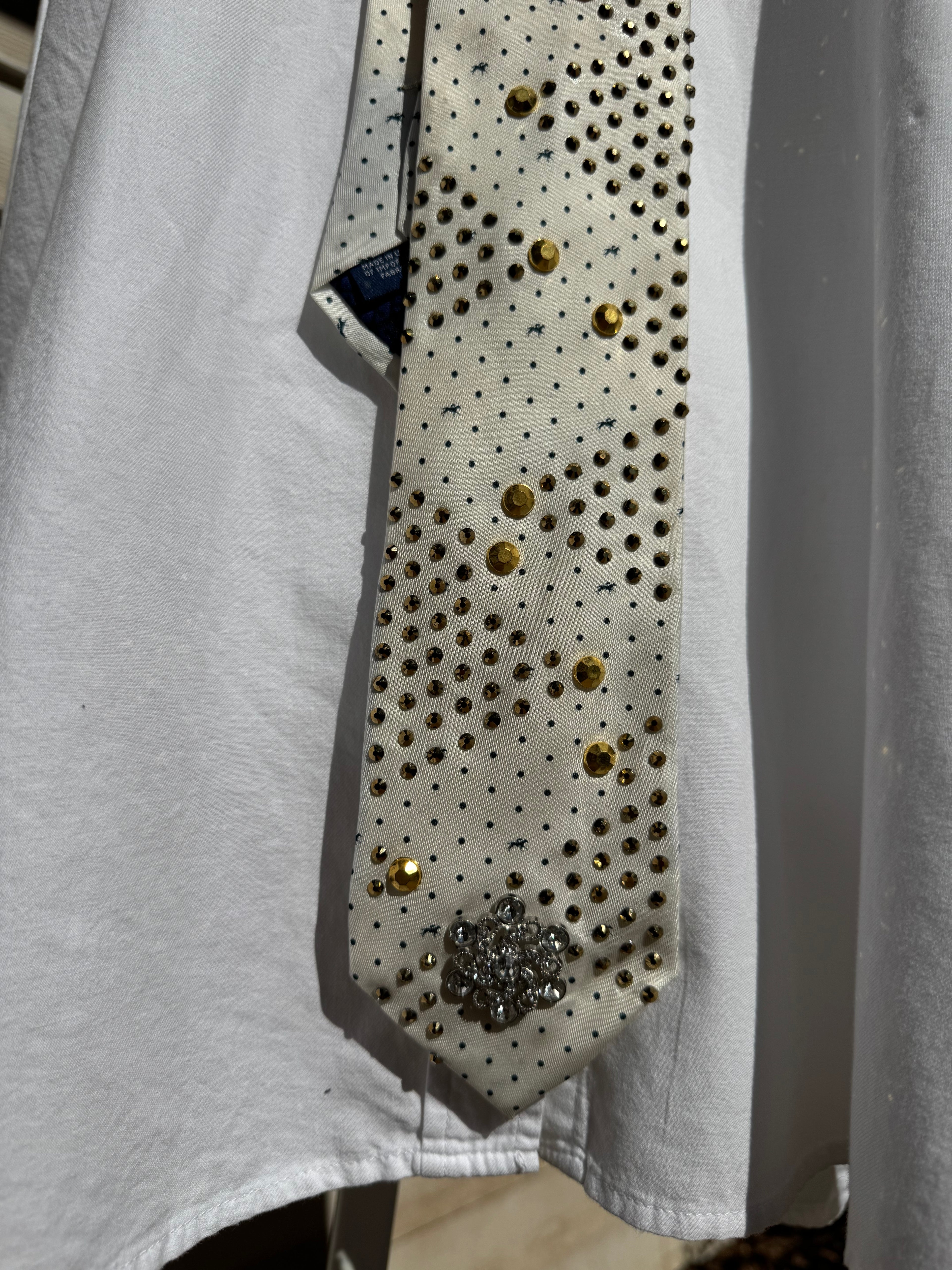 White Golden Mountain Range Royalty Tie