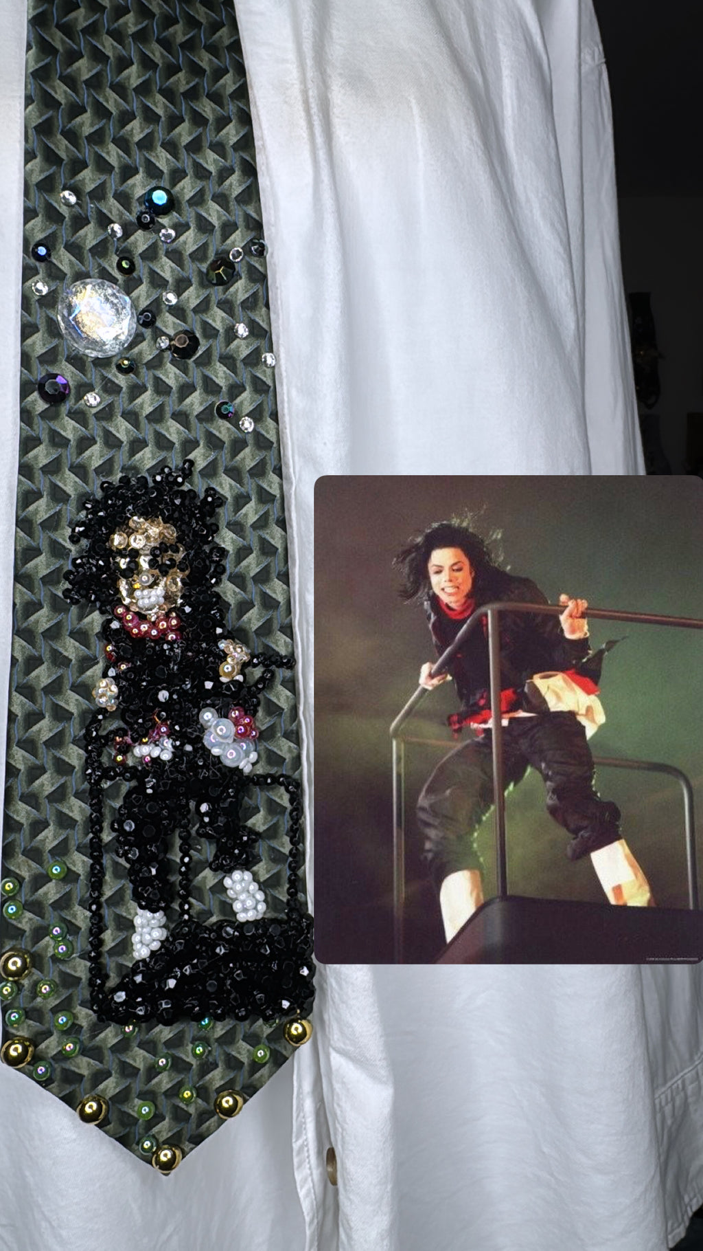 Forest Green Michael Jackson On Moving Platform Performing Earth Song at Brit Awards 1996 Tie